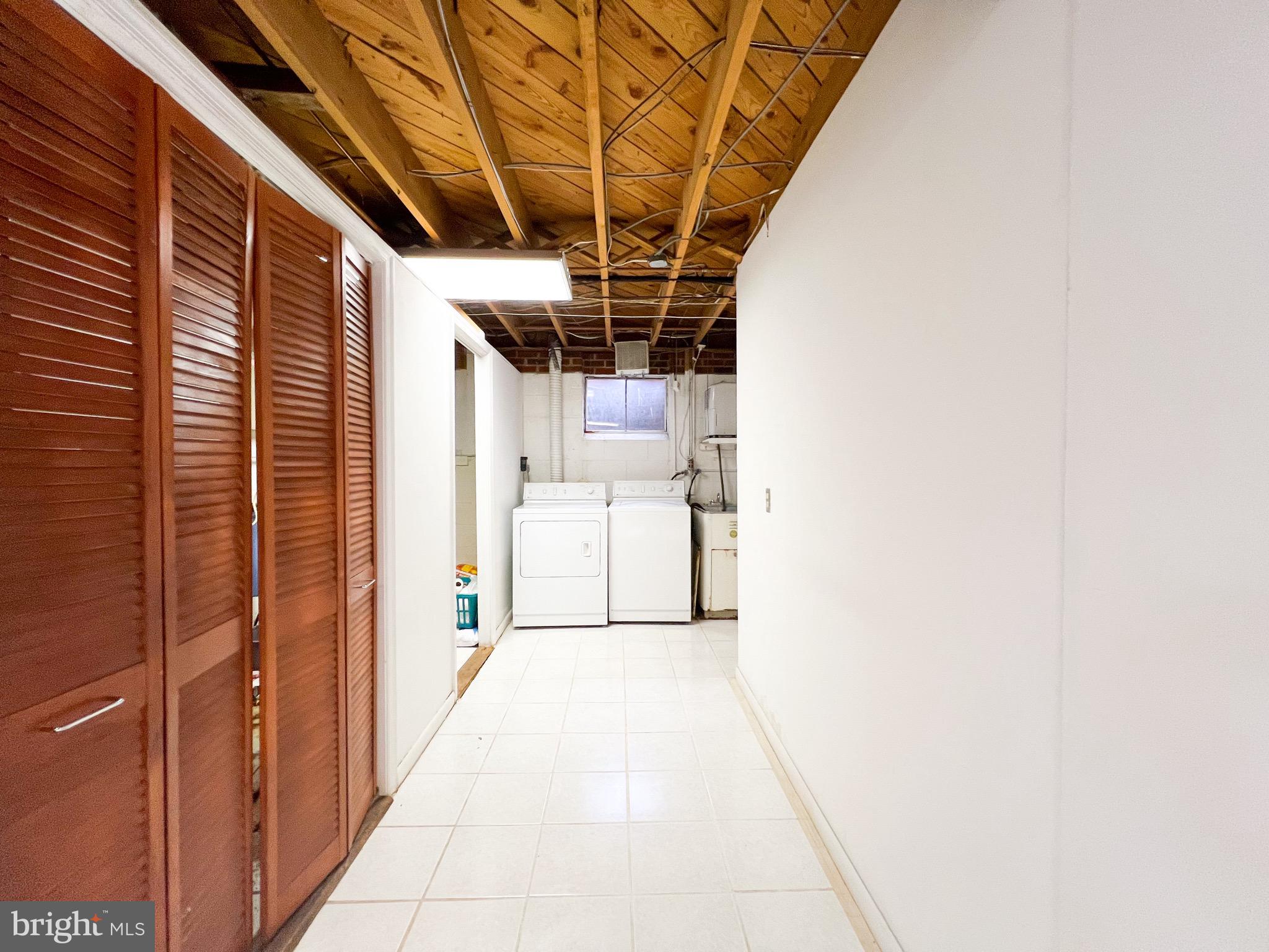 BROCK HALL ESTATES - Residential