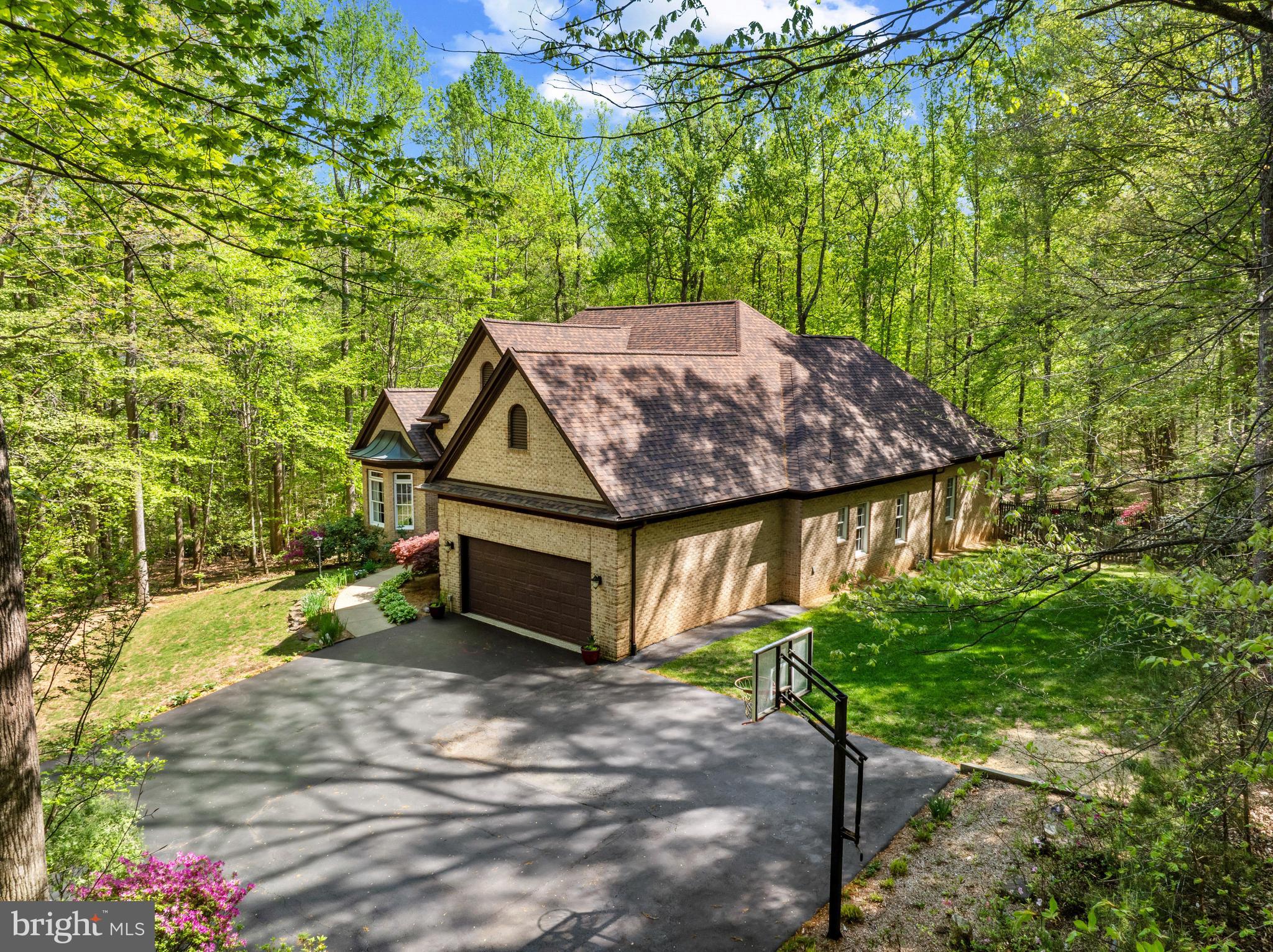 MEADOWBROOK WOODS - Residential