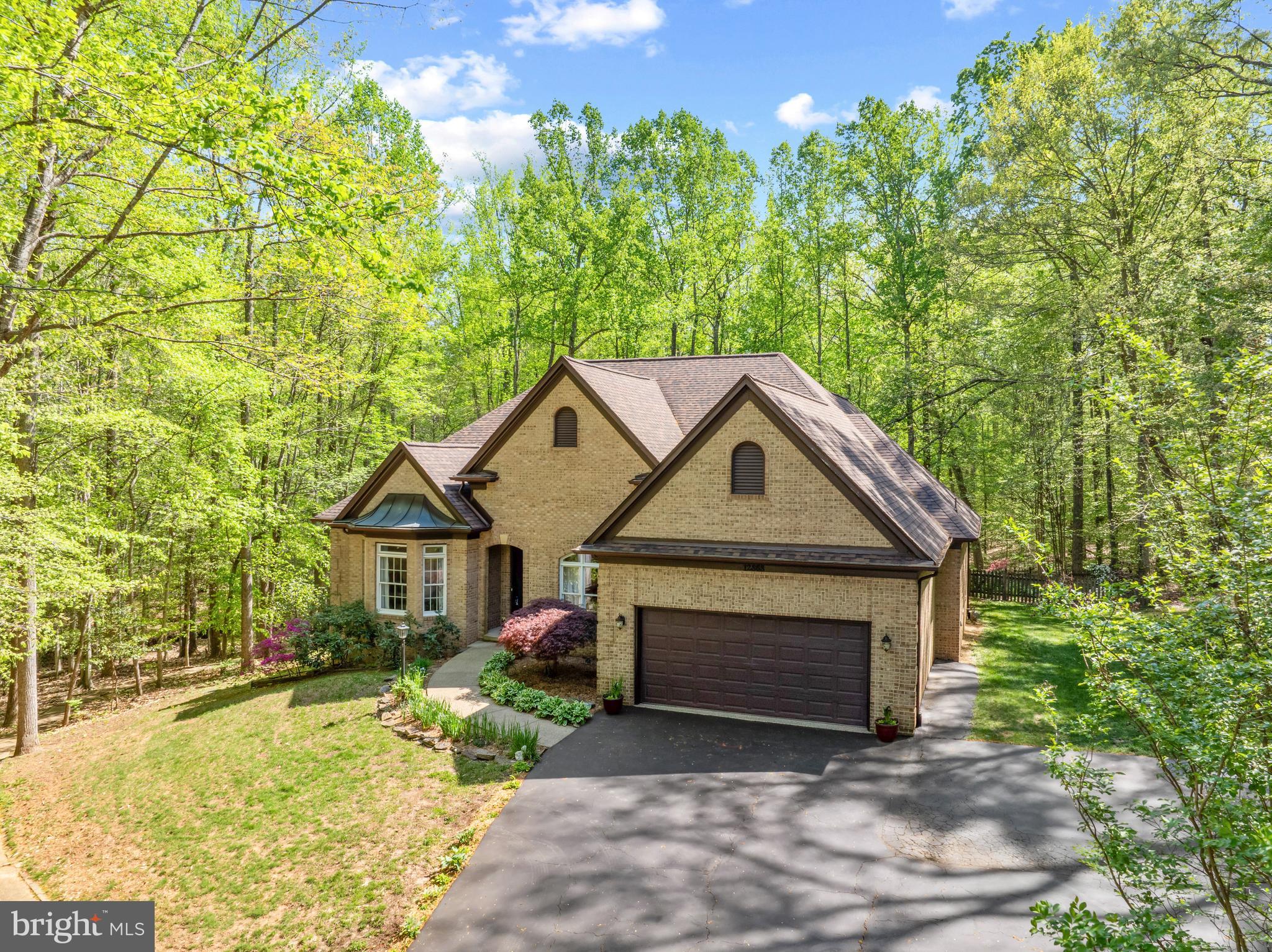 MEADOWBROOK WOODS - Residential