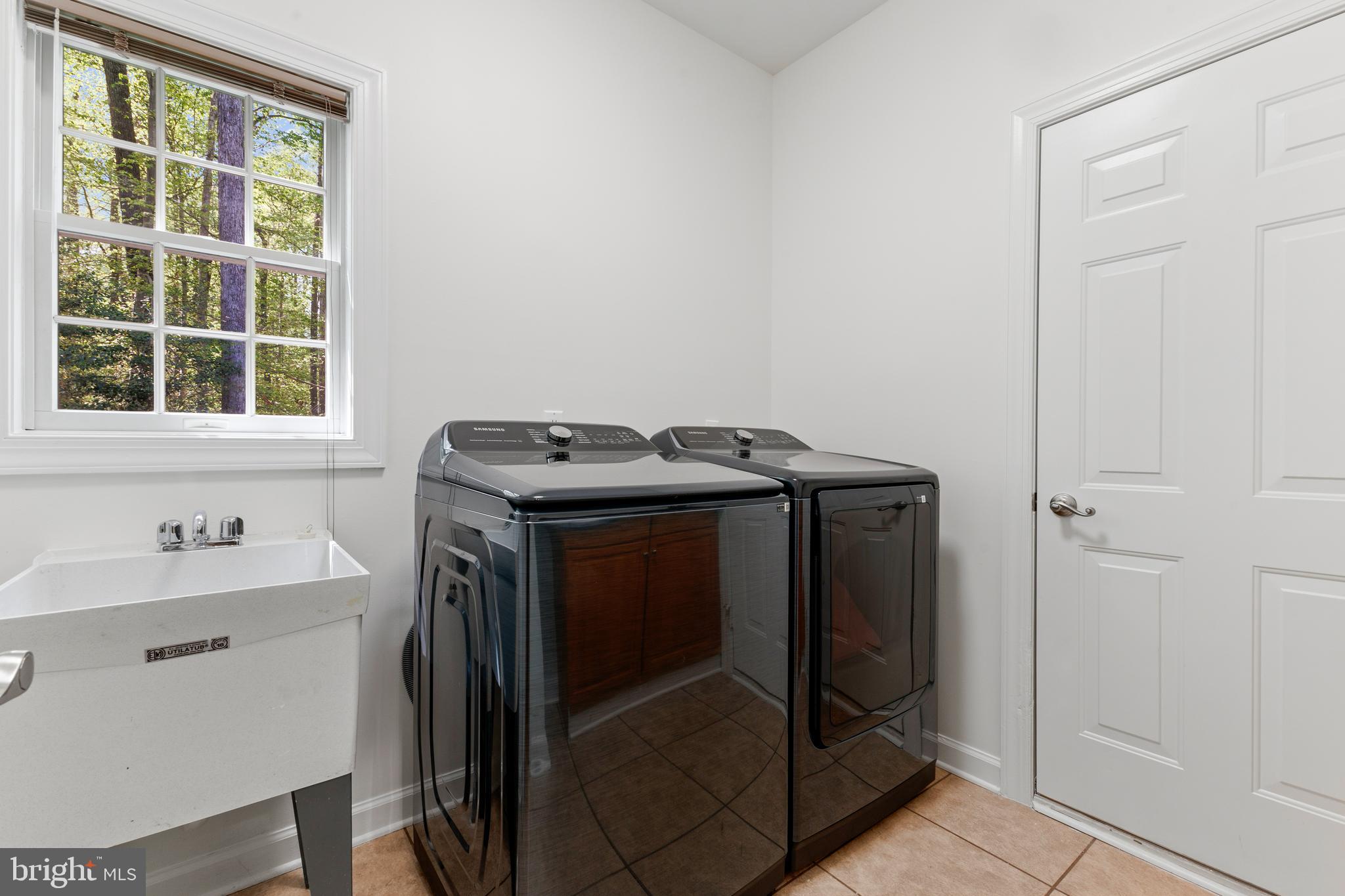 MEADOWBROOK WOODS - Residential