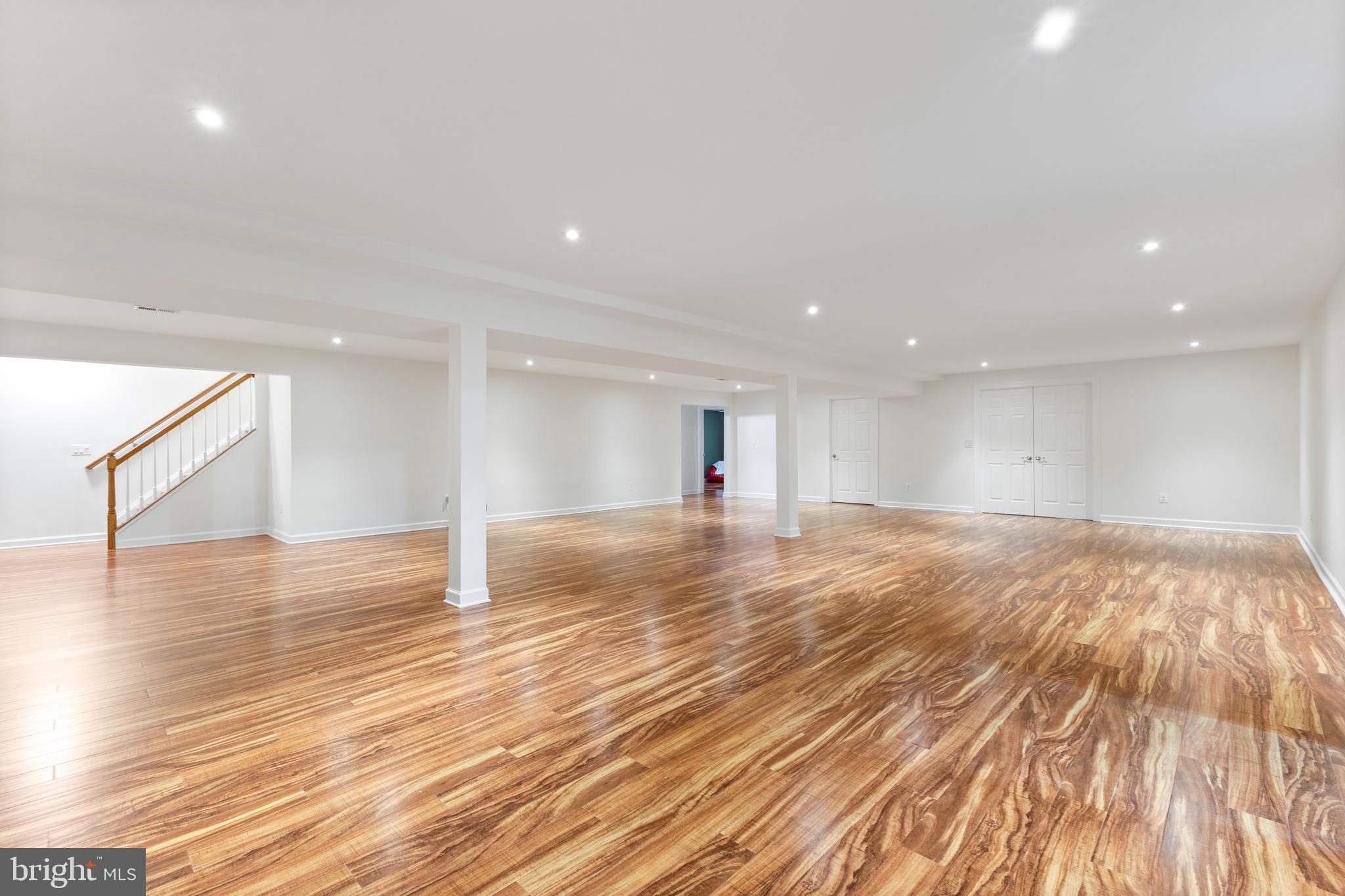 MEADOWBROOK WOODS - Residential