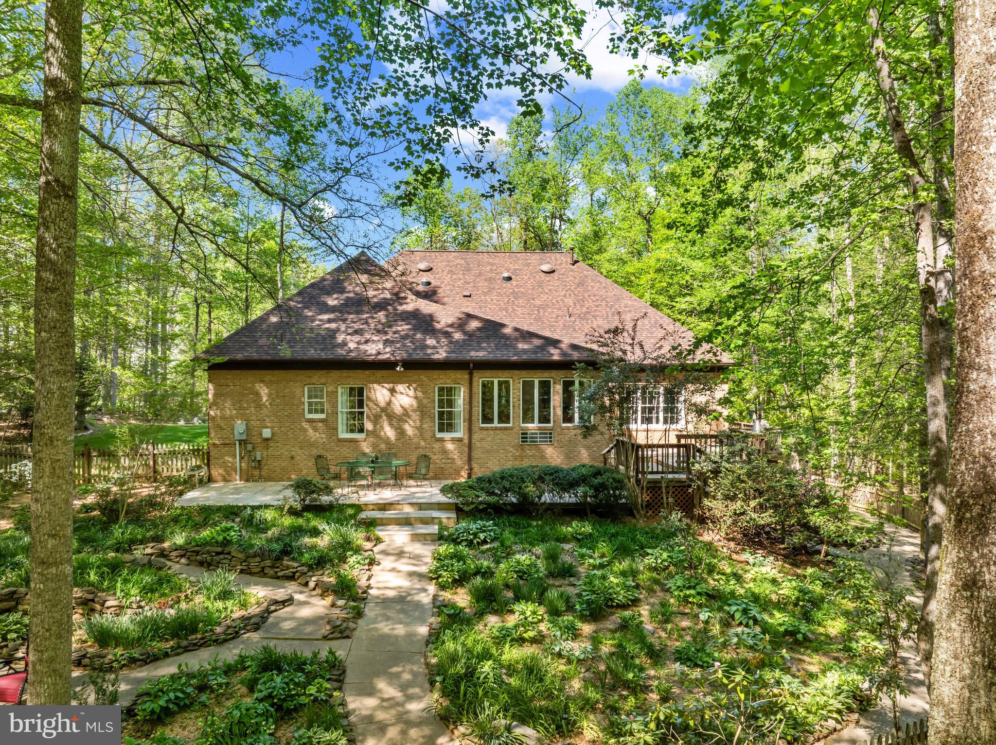 MEADOWBROOK WOODS - Residential