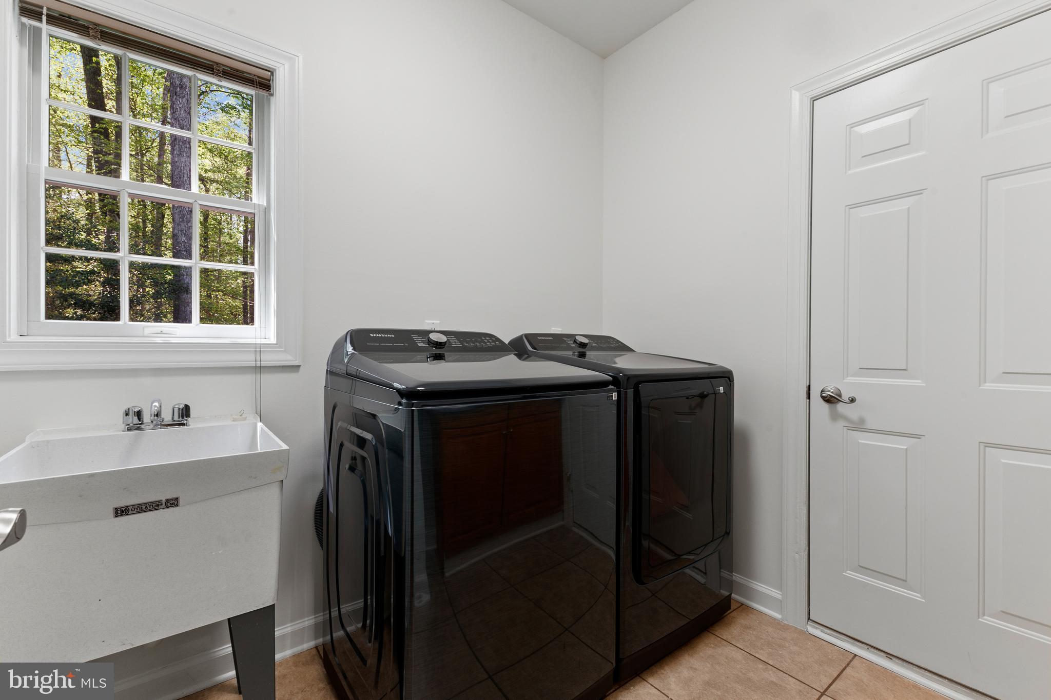 MEADOWBROOK WOODS - Residential