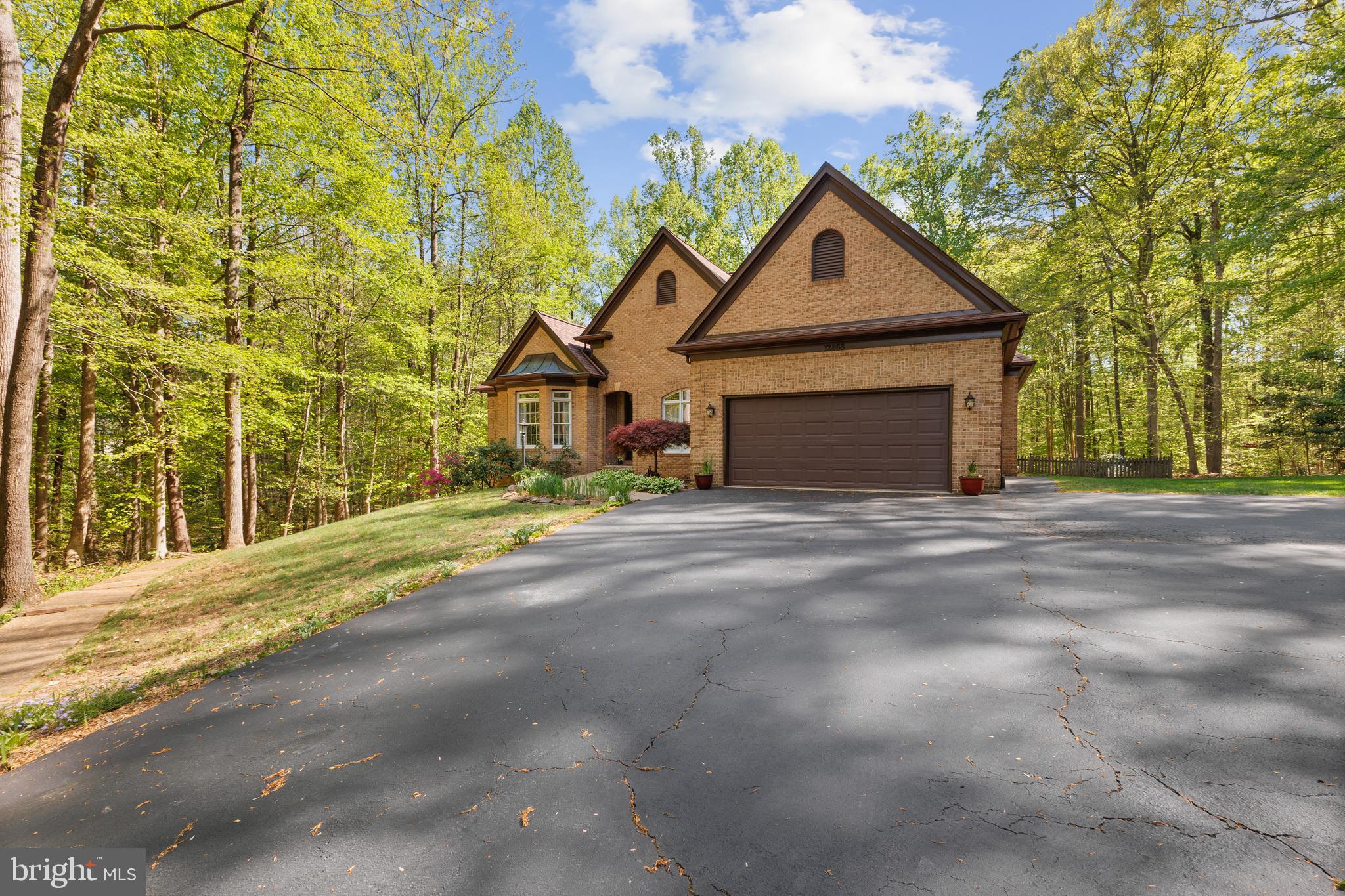 MEADOWBROOK WOODS - Residential