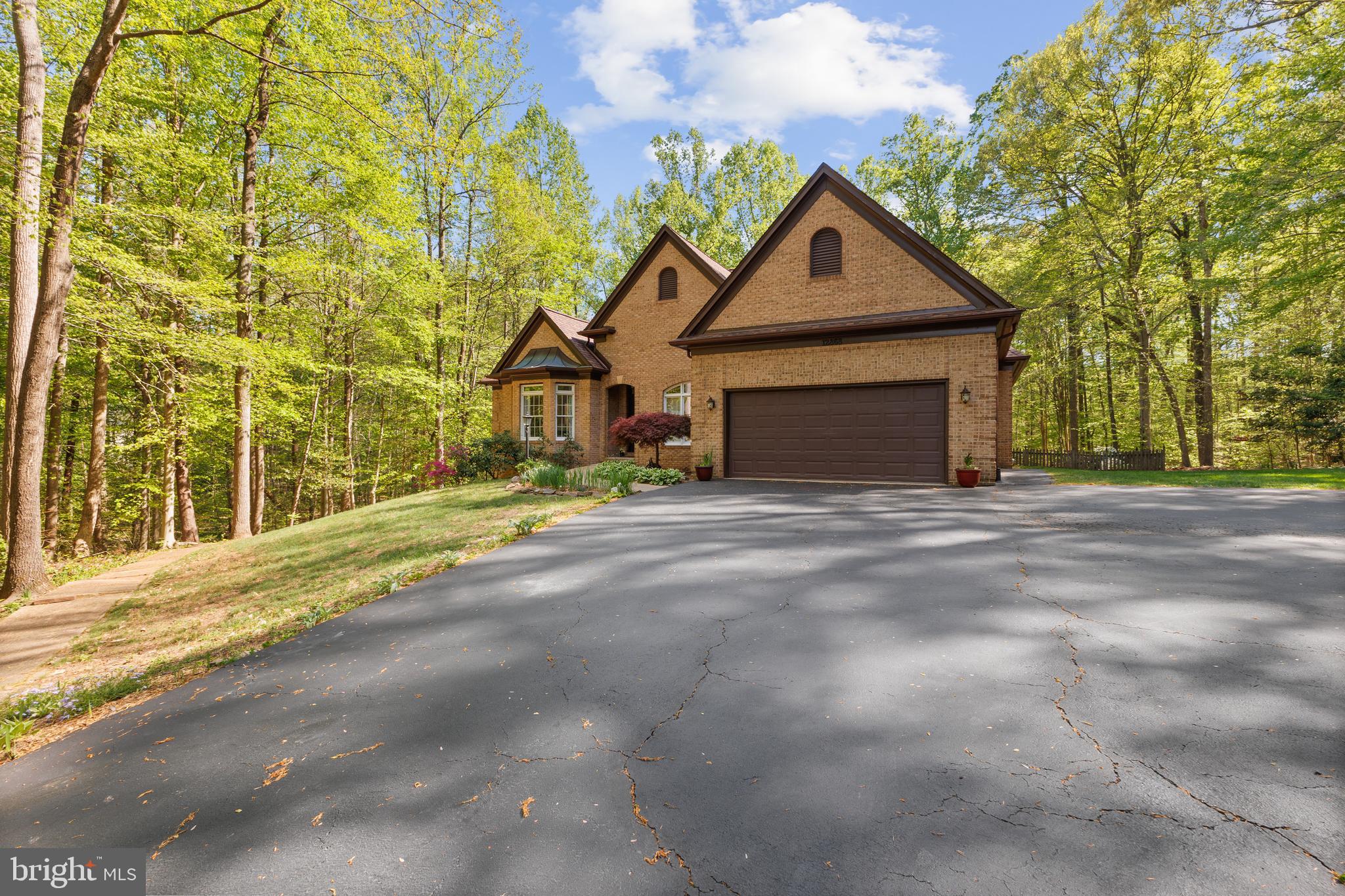 MEADOWBROOK WOODS - Residential