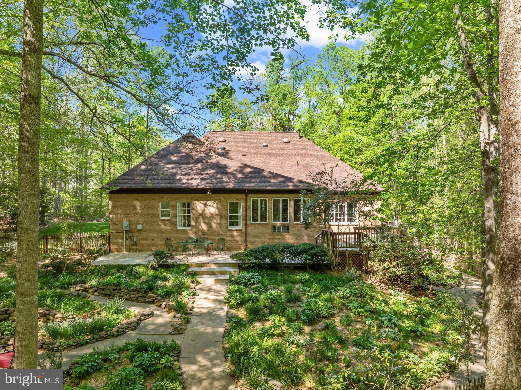 MEADOWBROOK WOODS - Residential