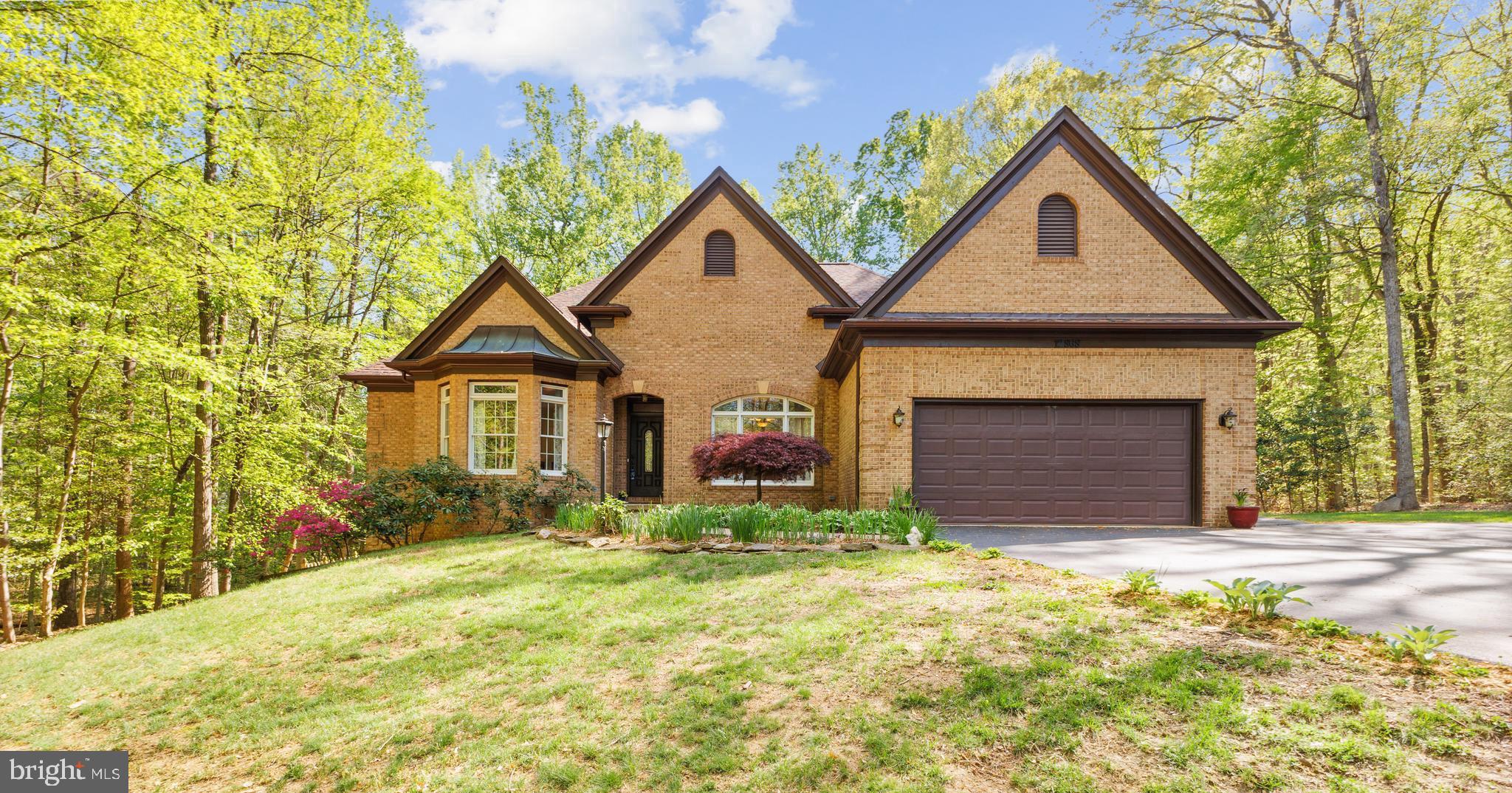 MEADOWBROOK WOODS - Residential