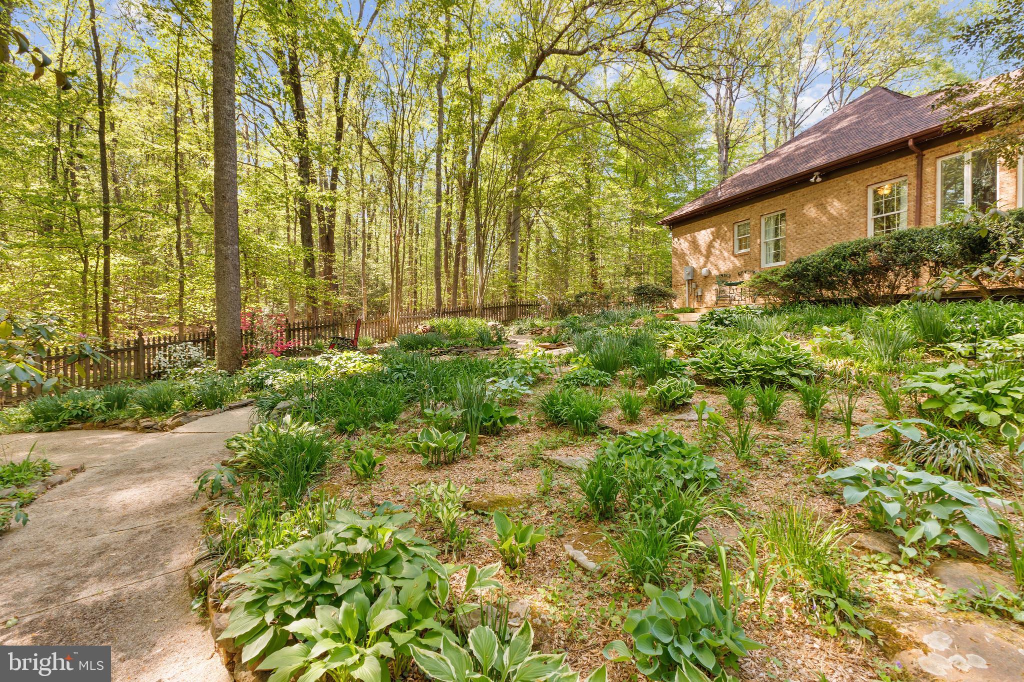 MEADOWBROOK WOODS - Residential