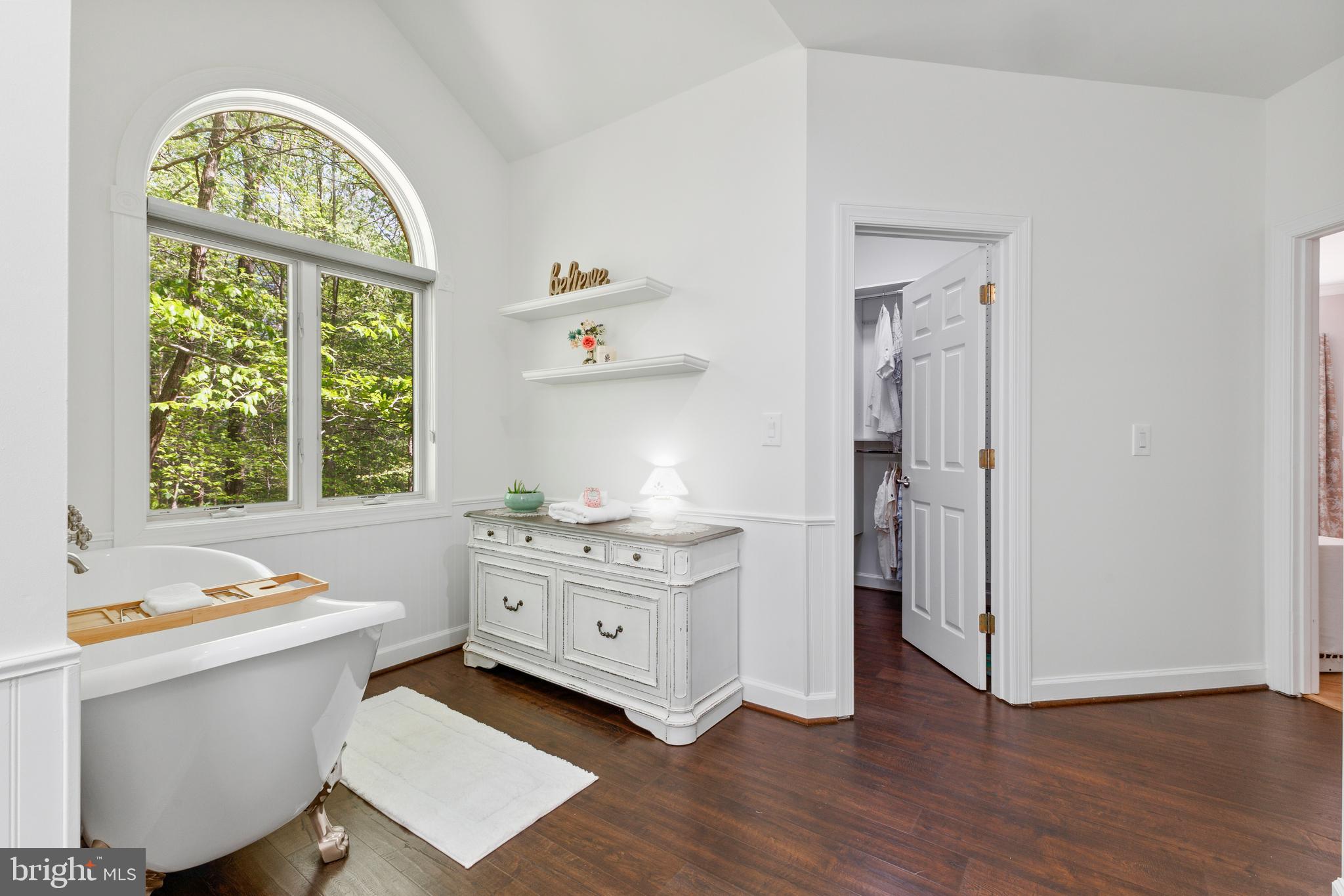 MEADOWBROOK WOODS - Residential