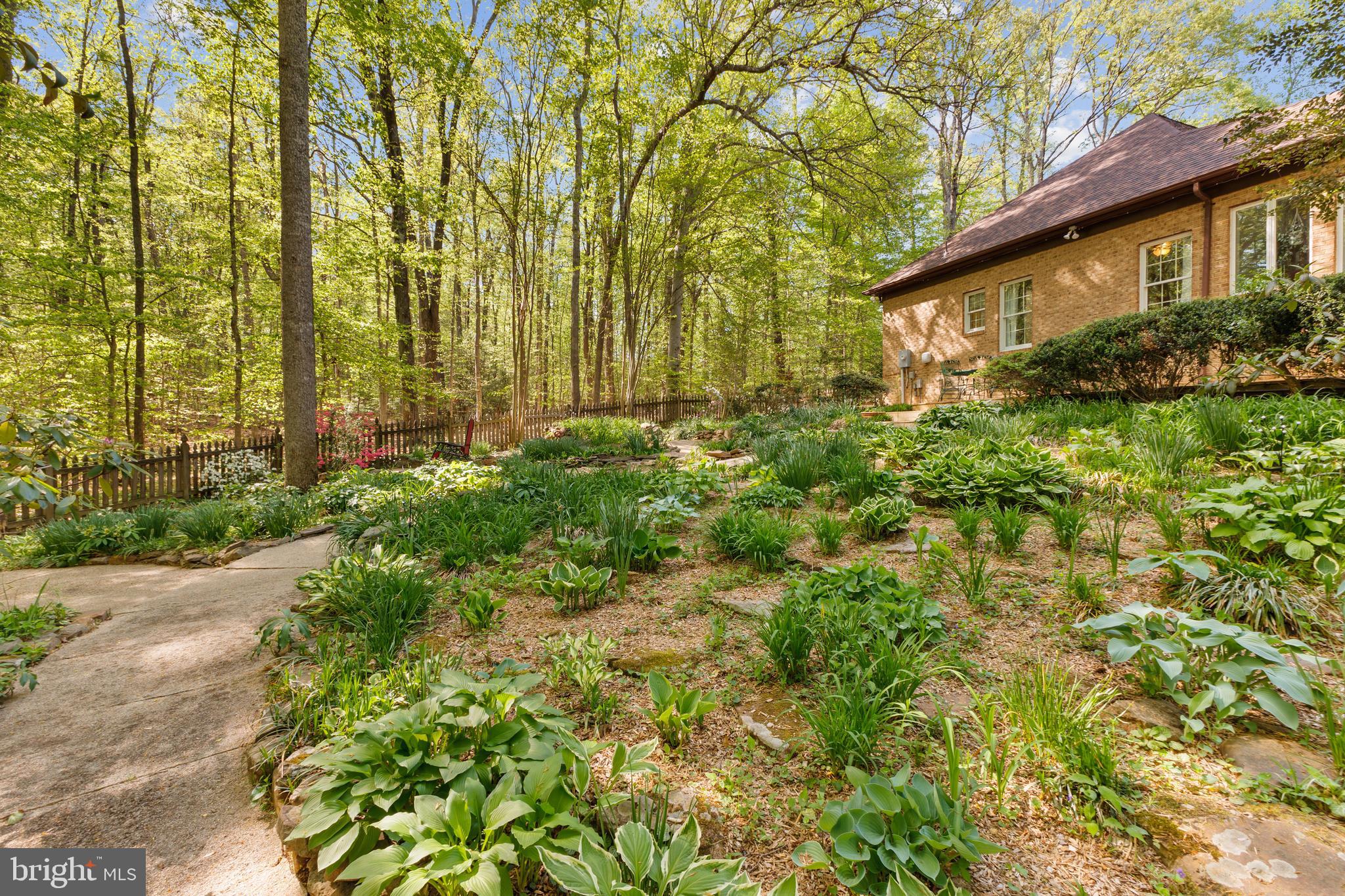 MEADOWBROOK WOODS - Residential