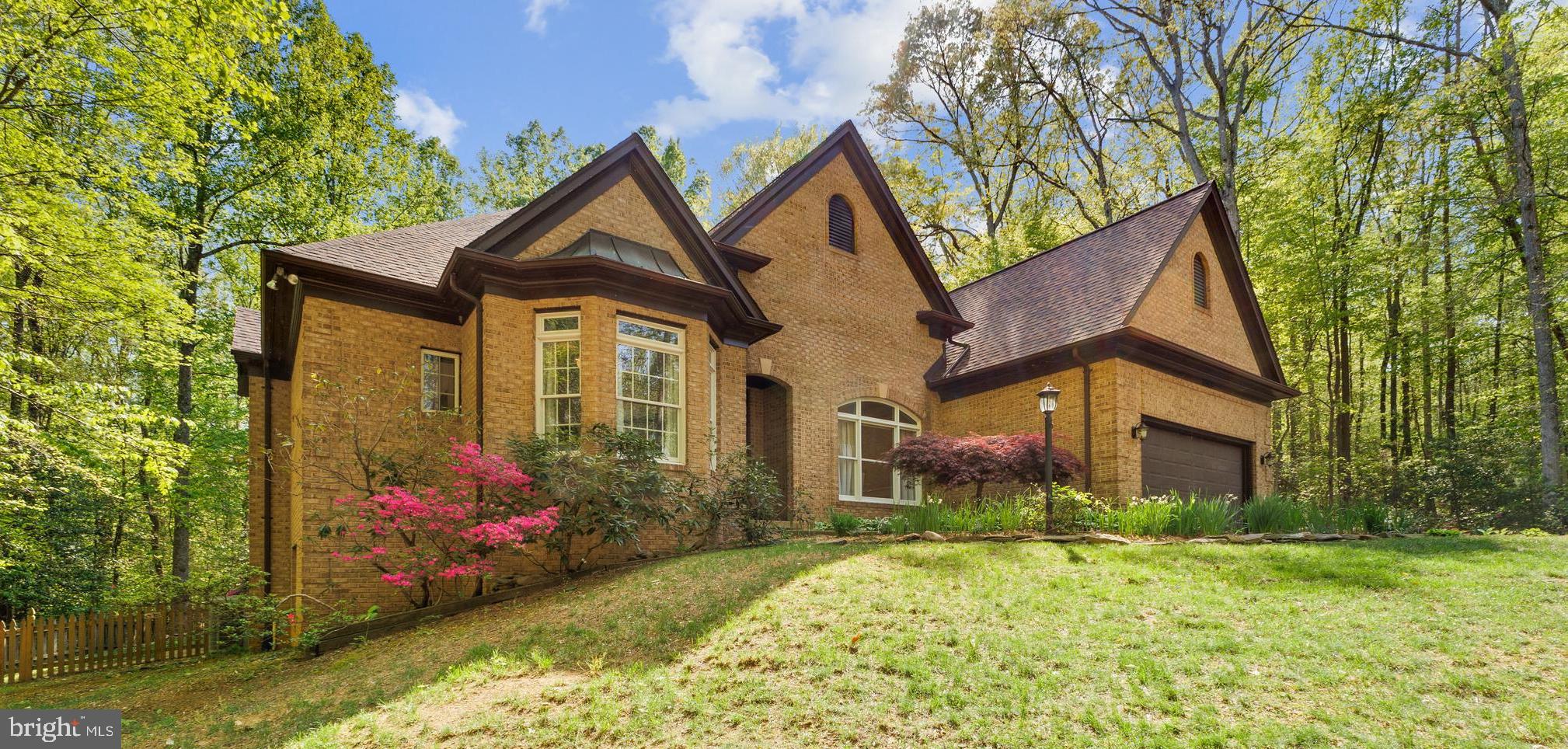 MEADOWBROOK WOODS - Residential