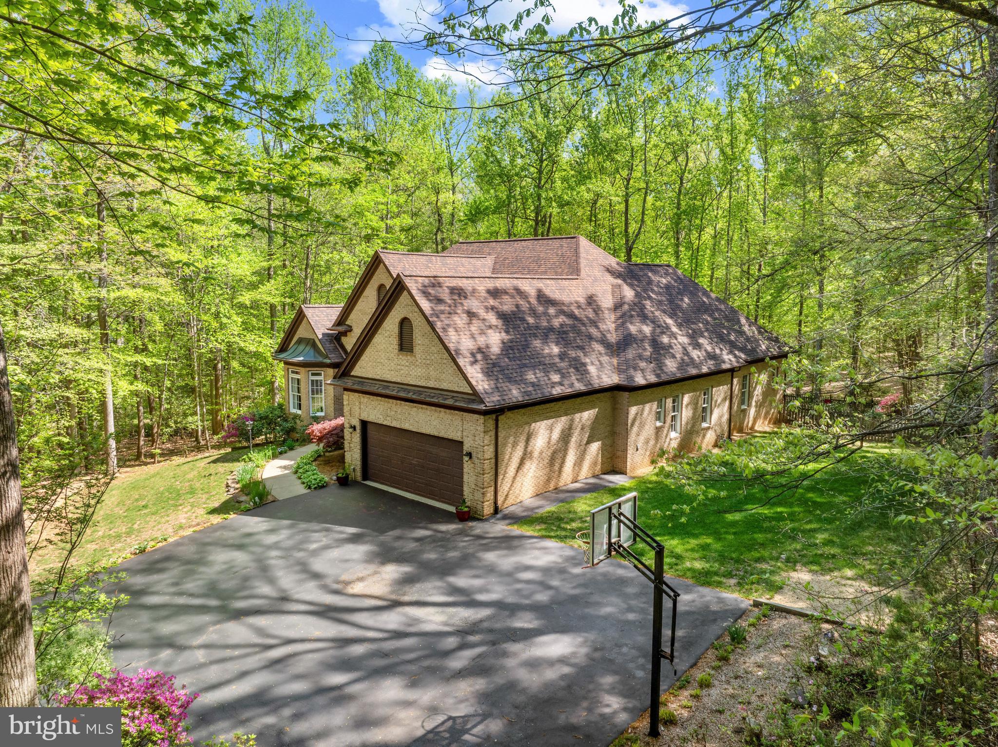 MEADOWBROOK WOODS - Residential