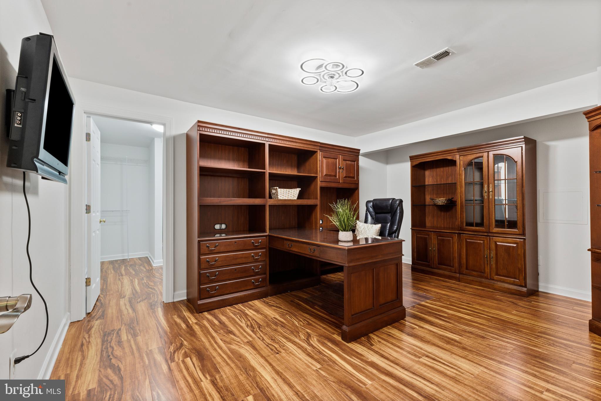 MEADOWBROOK WOODS - Residential