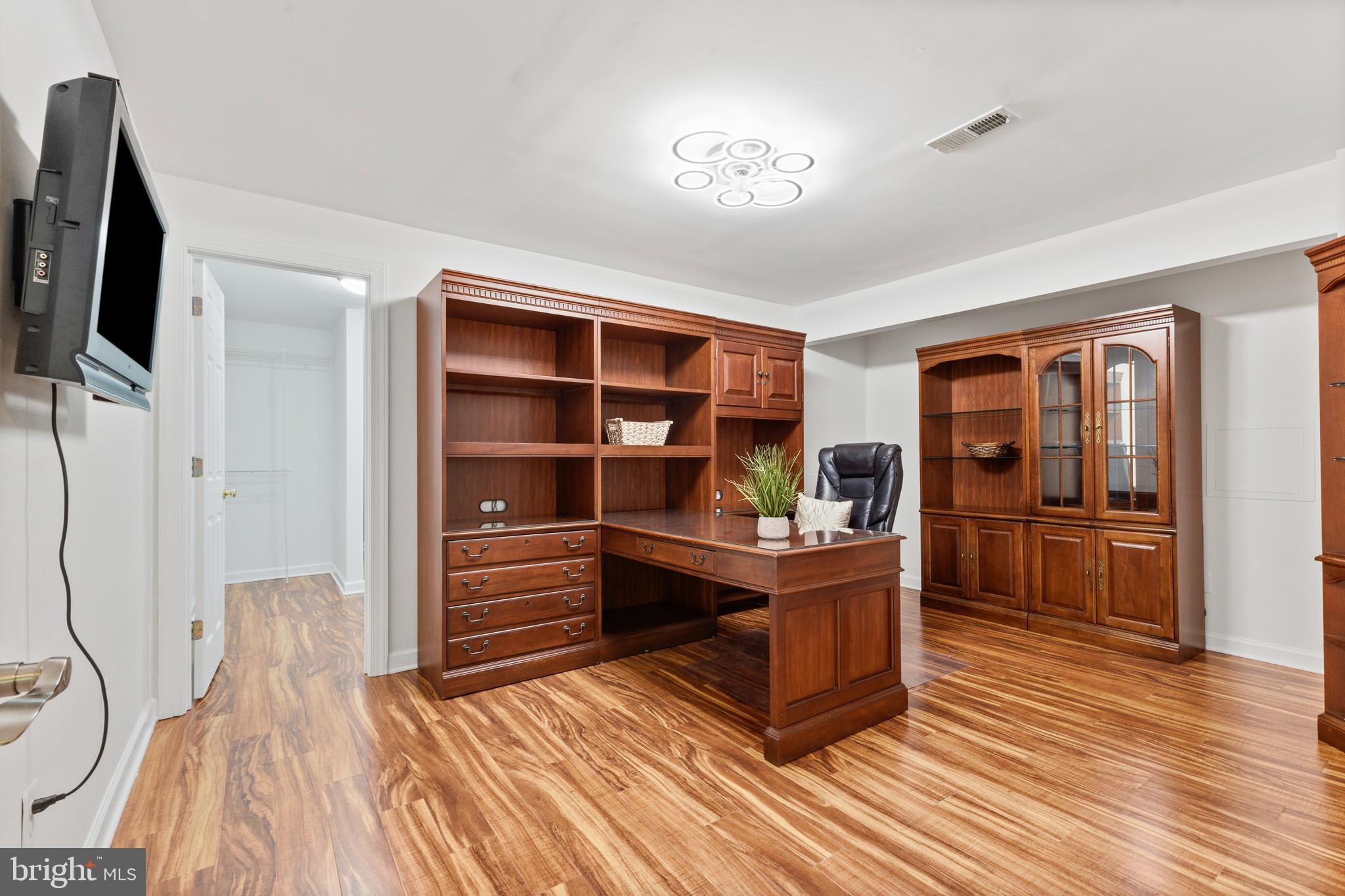 MEADOWBROOK WOODS - Residential