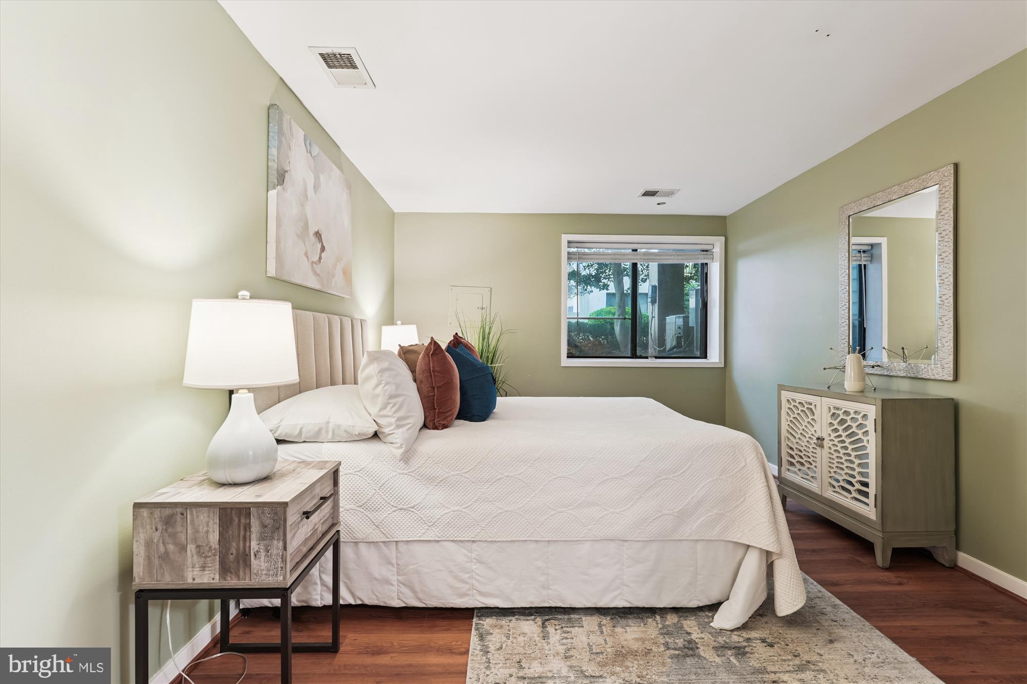 CHRISTOPHER COURT - Residential