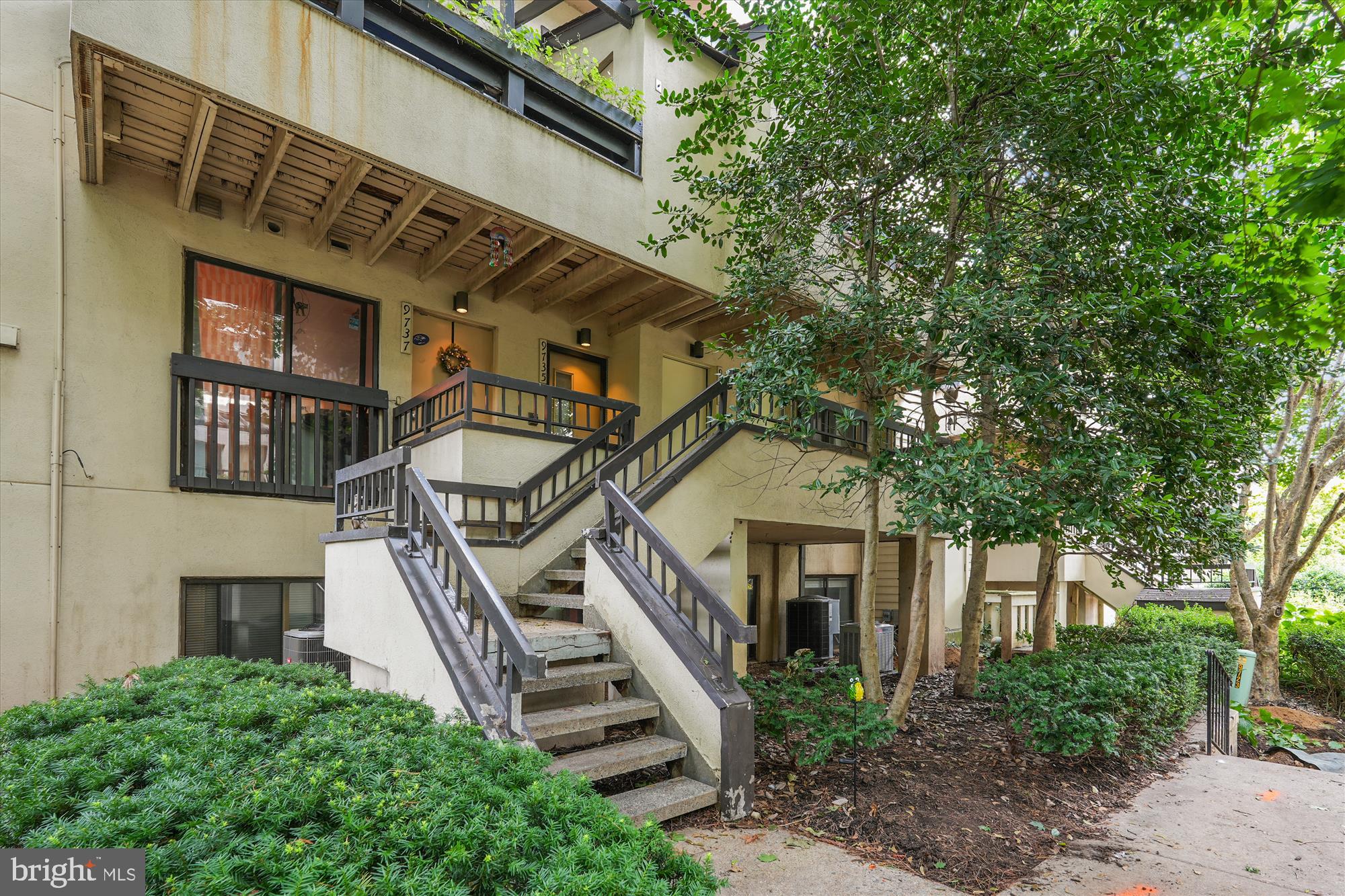 CHRISTOPHER COURT - Residential