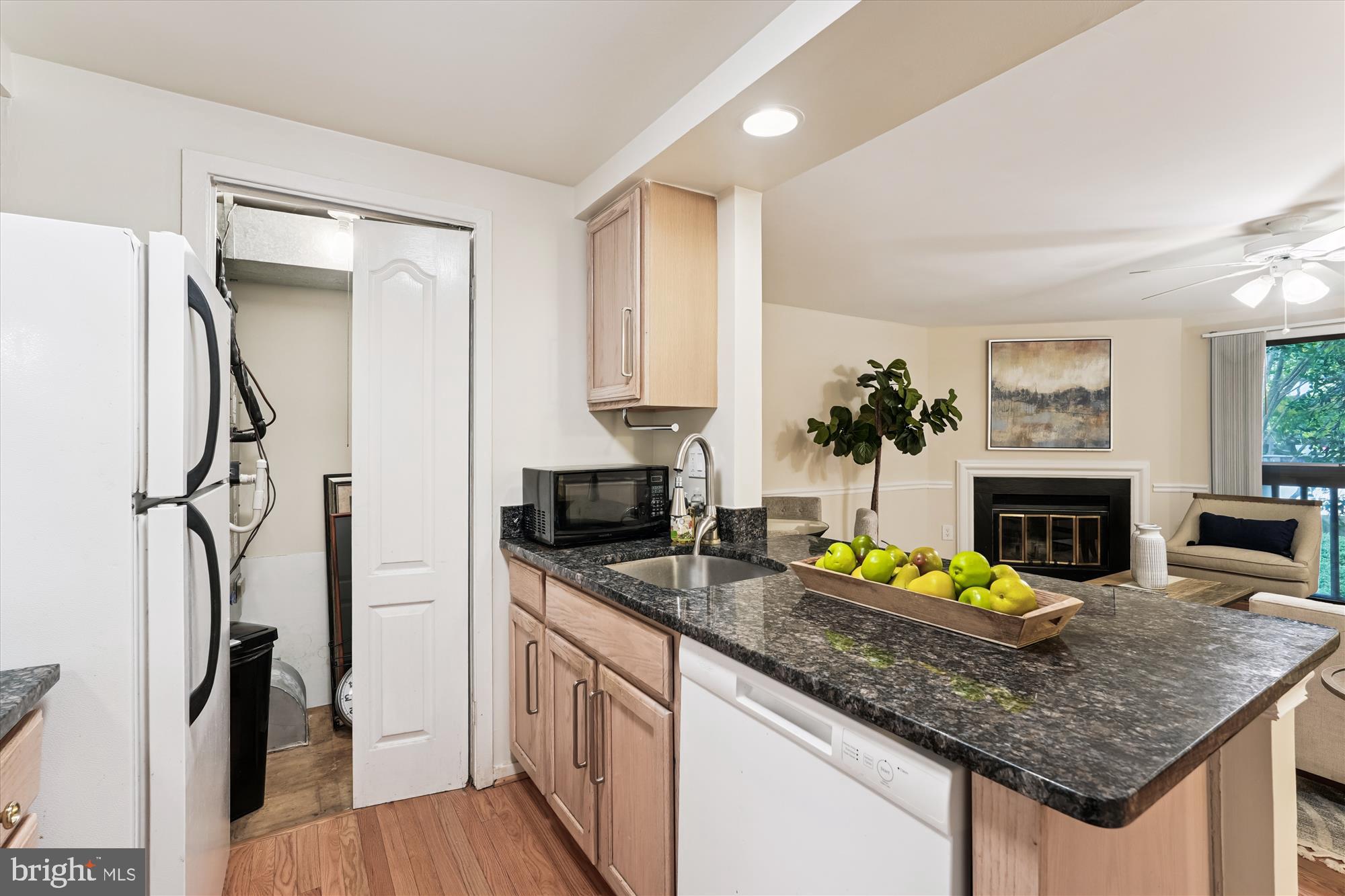 CHRISTOPHER COURT - Residential