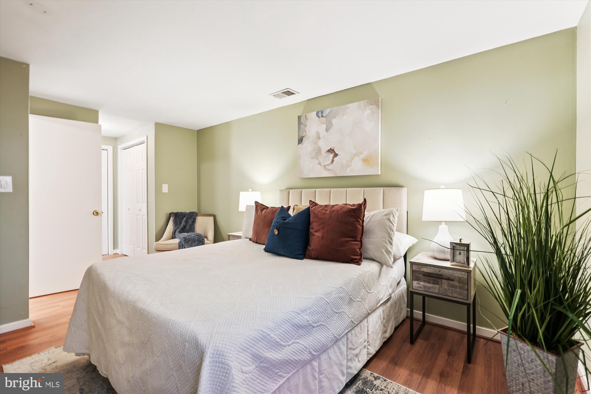 CHRISTOPHER COURT - Residential