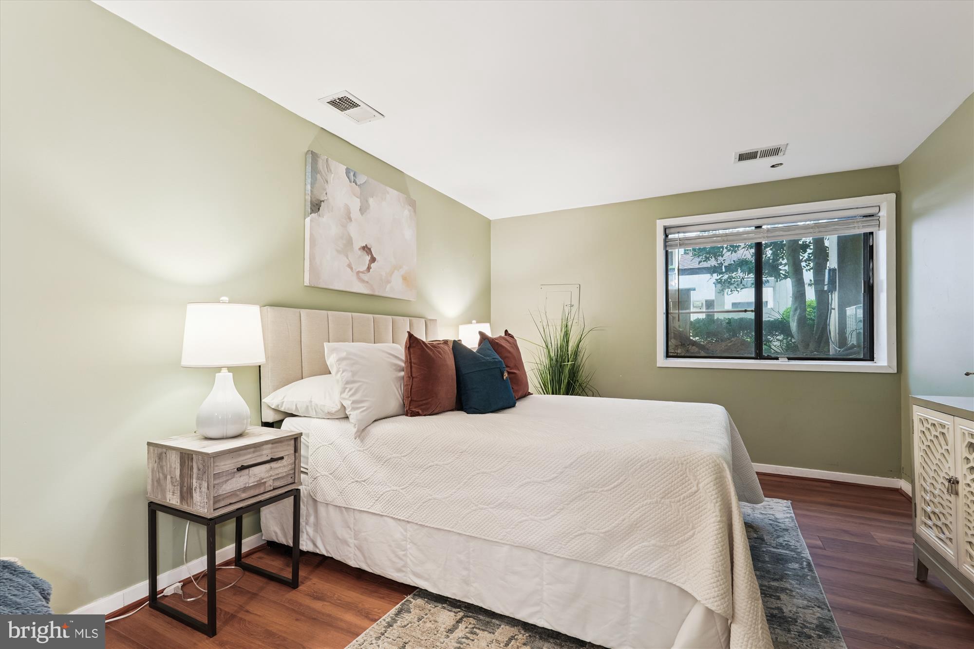 CHRISTOPHER COURT - Residential