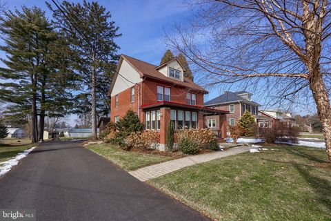 32 GREENFIELD ROAD LANCASTER PA 17602