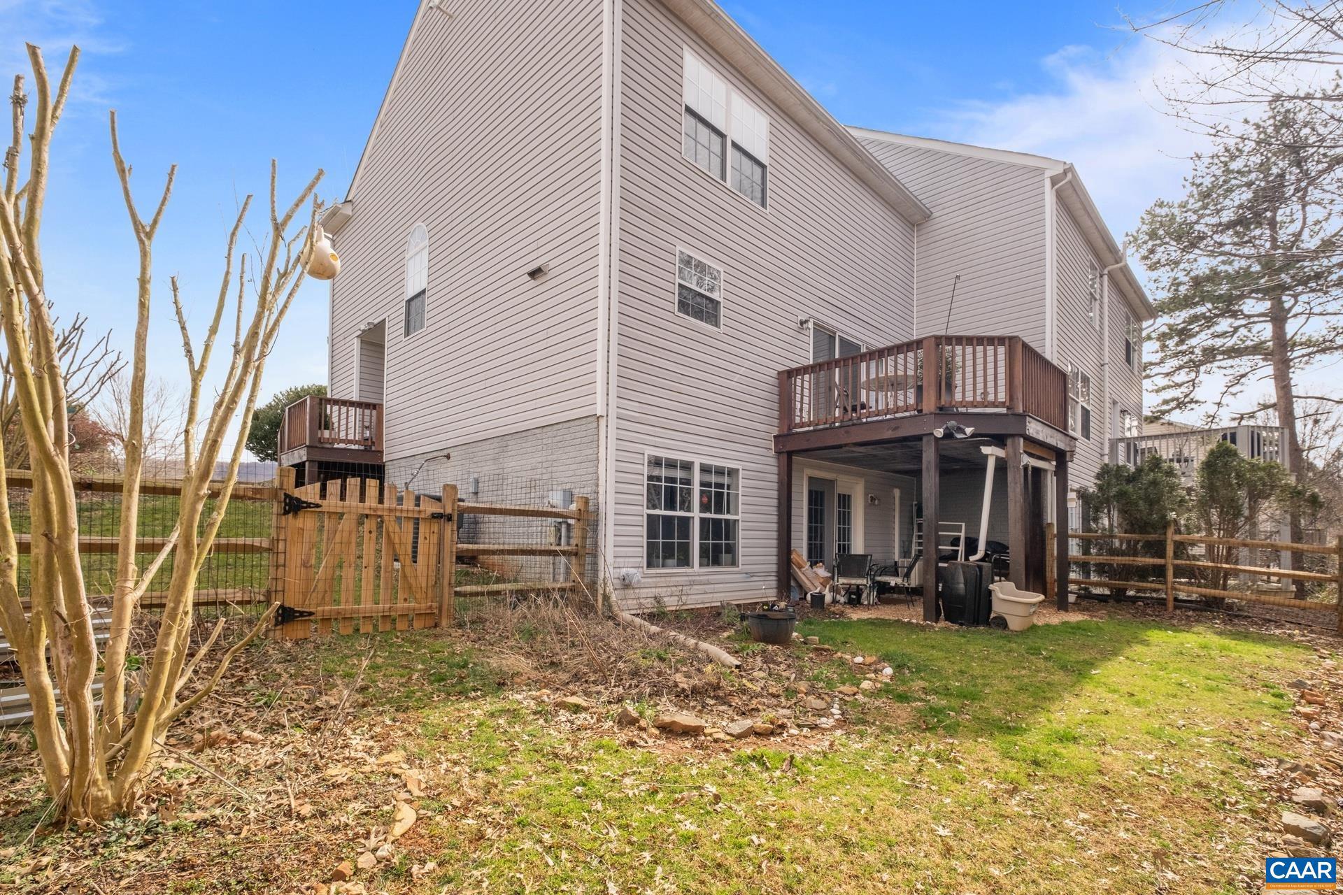 LAKE REYNOVIA - Residential