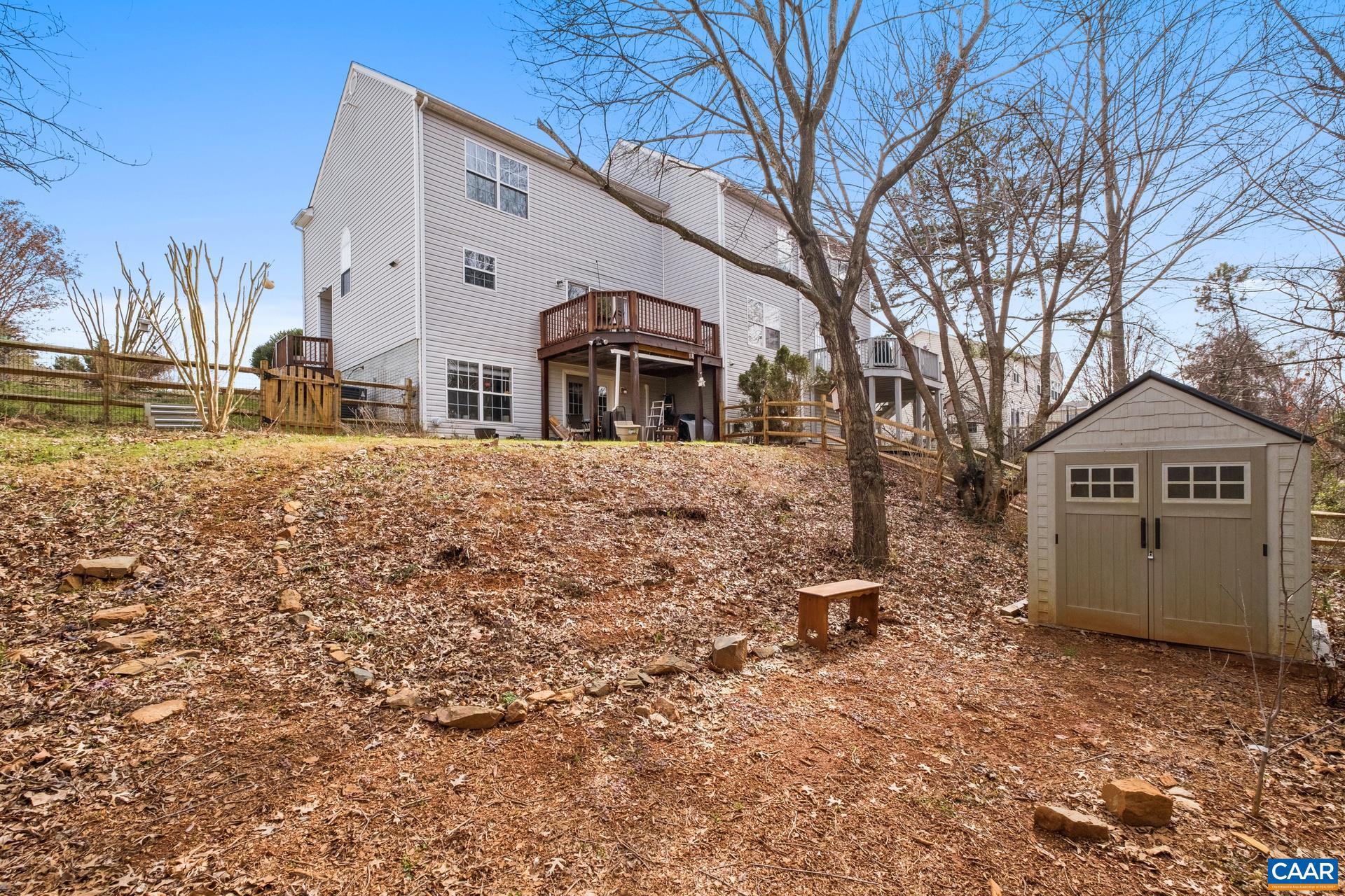 LAKE REYNOVIA - Residential