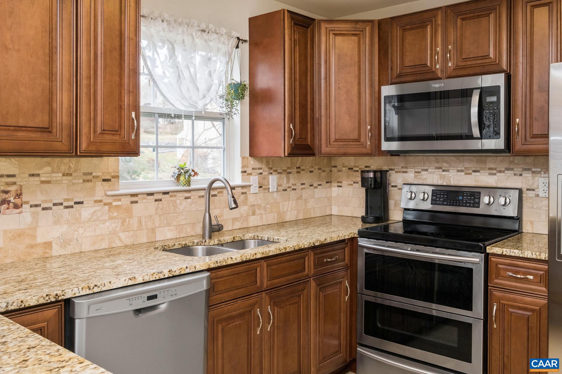 LAKE REYNOVIA - Residential