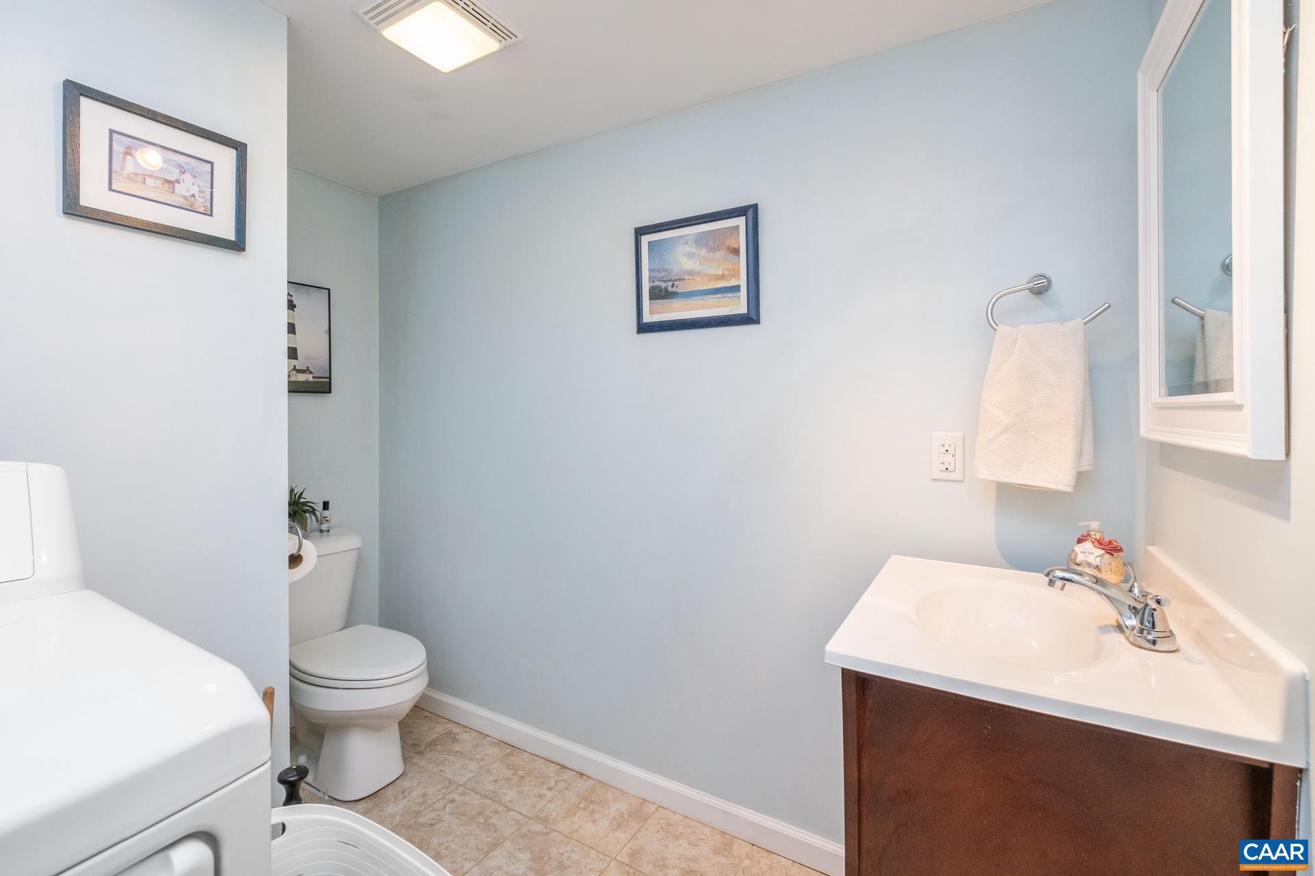 LAKE REYNOVIA - Residential