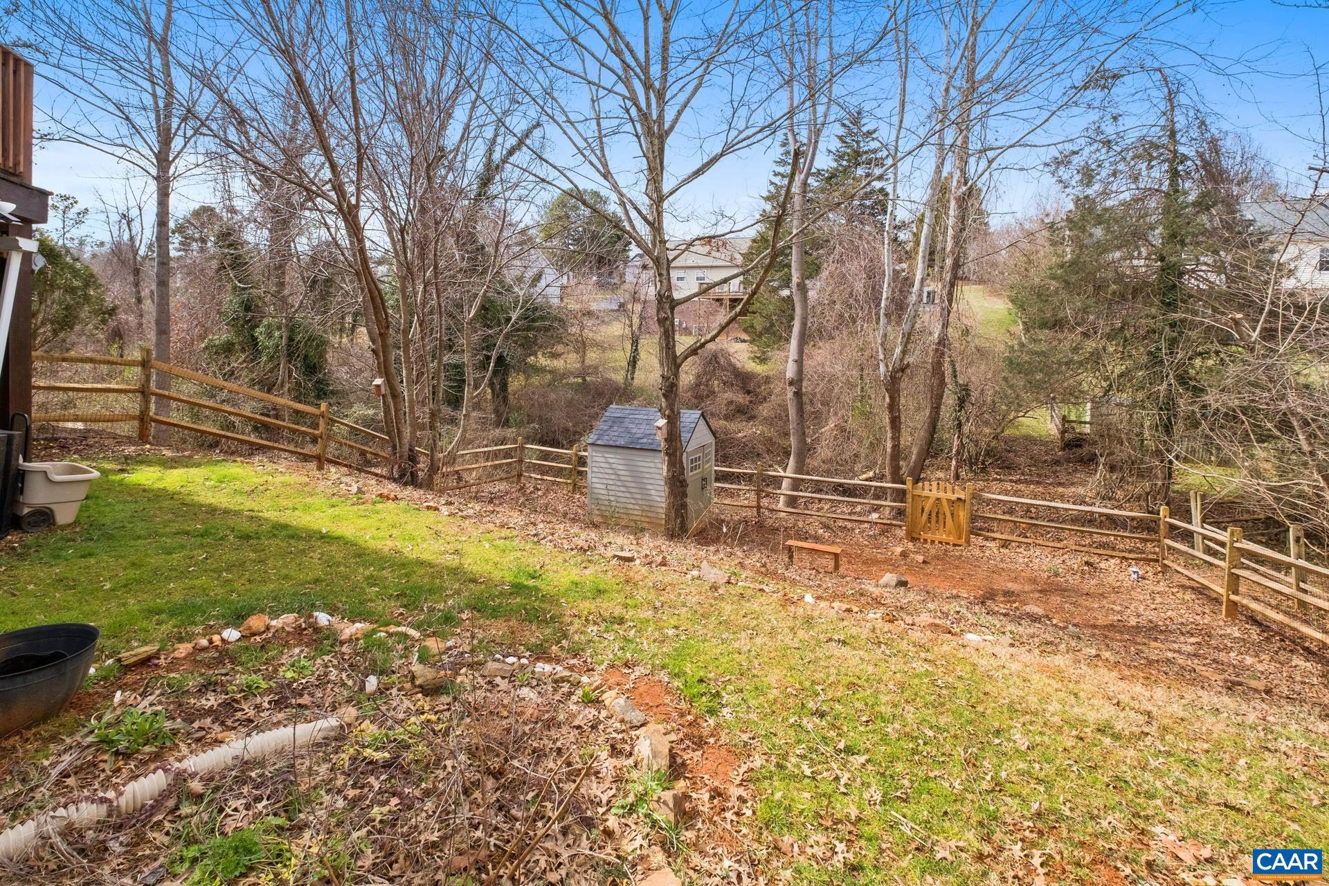 LAKE REYNOVIA - Residential