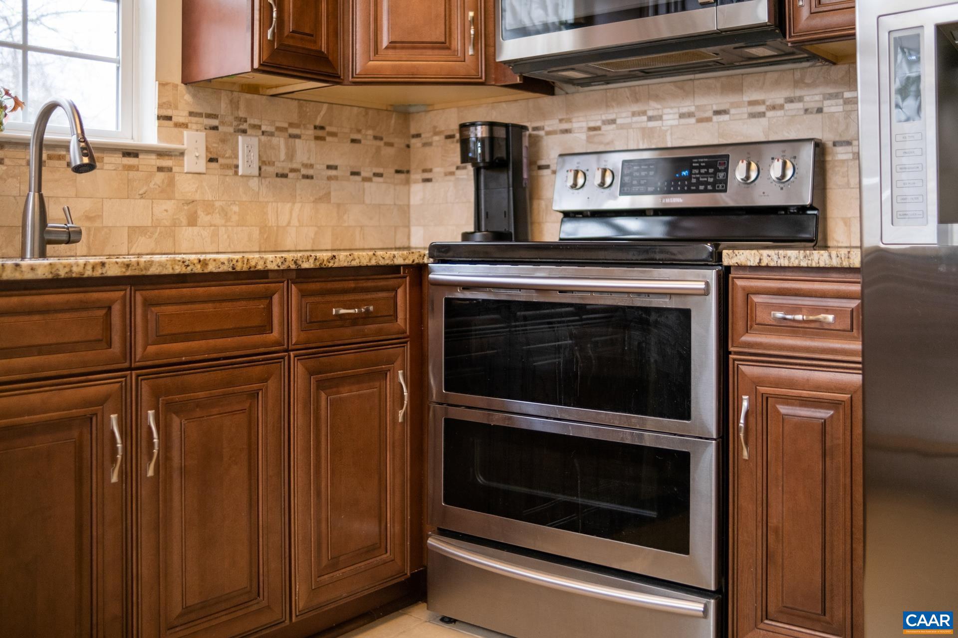 LAKE REYNOVIA - Residential