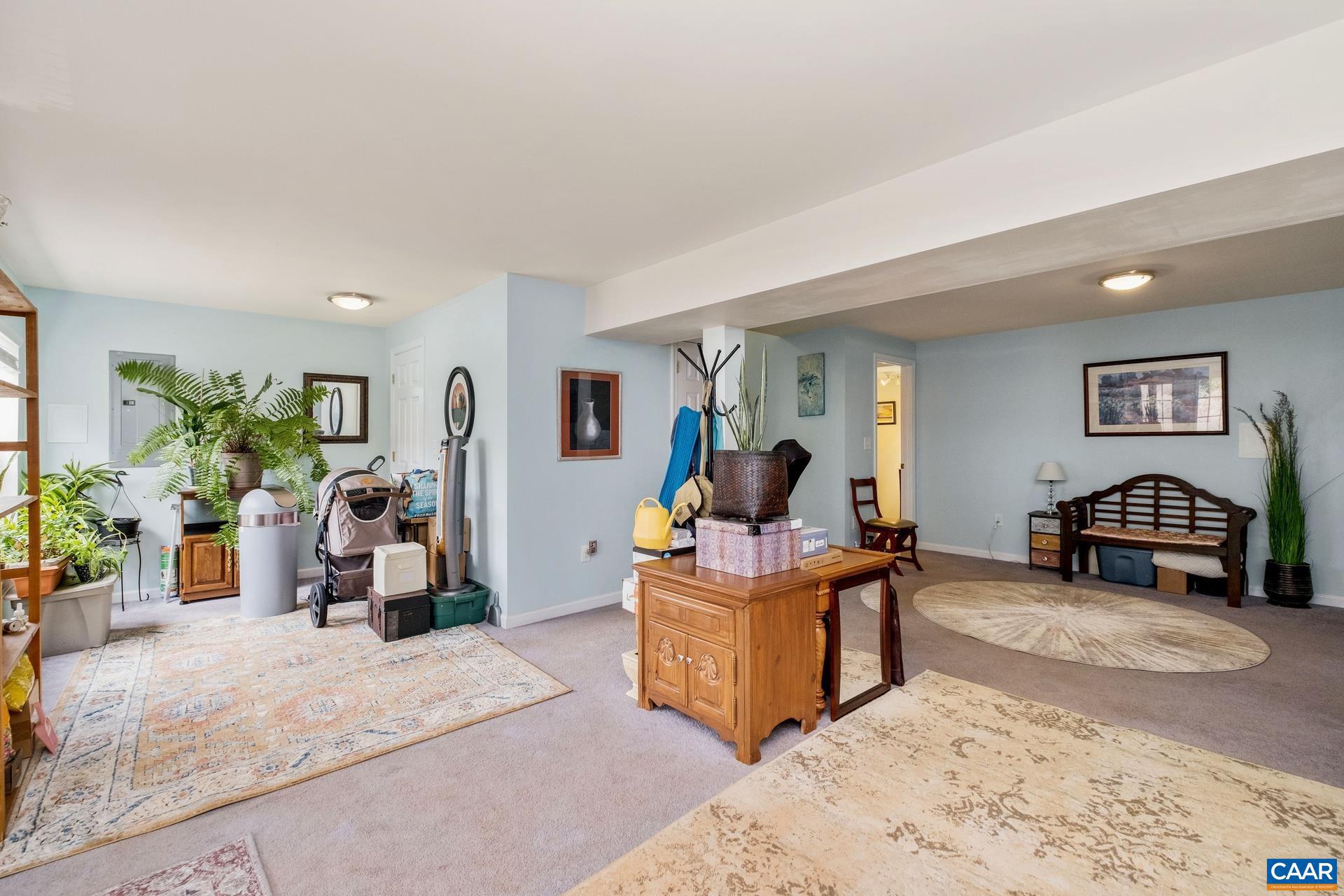 LAKE REYNOVIA - Residential