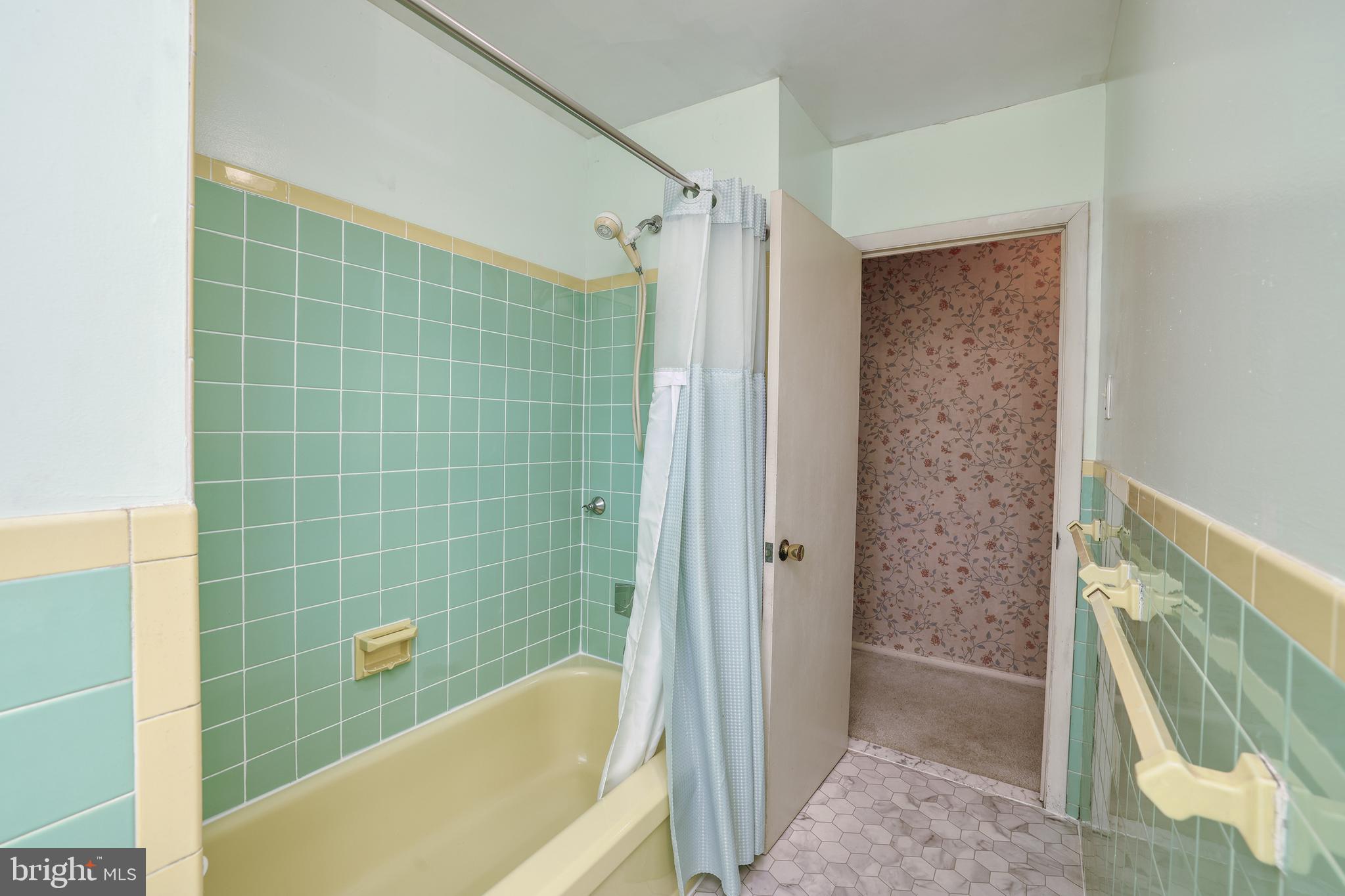 CARRIAGE HILL - Residential