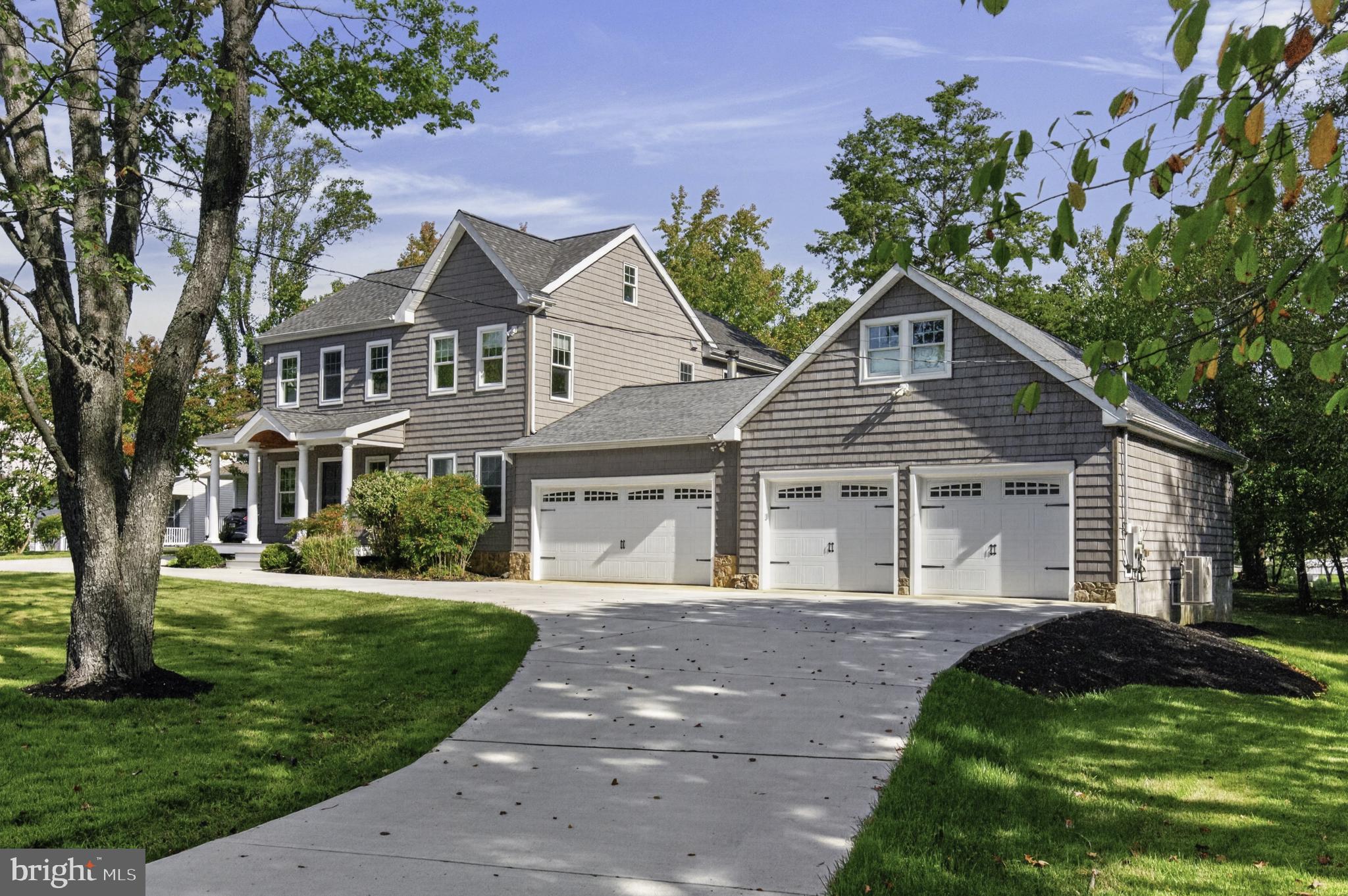 3586 LOCH HAVEN DRIVE