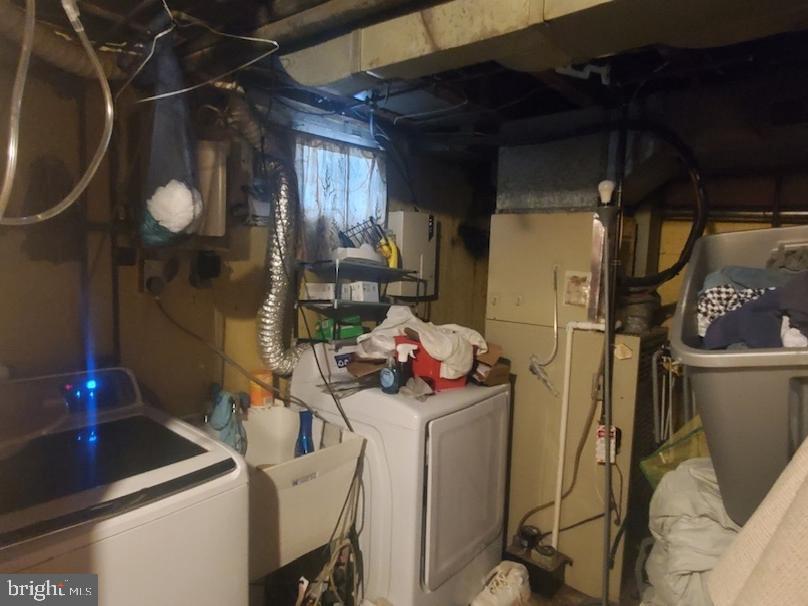 CRESTWOOD - Residential