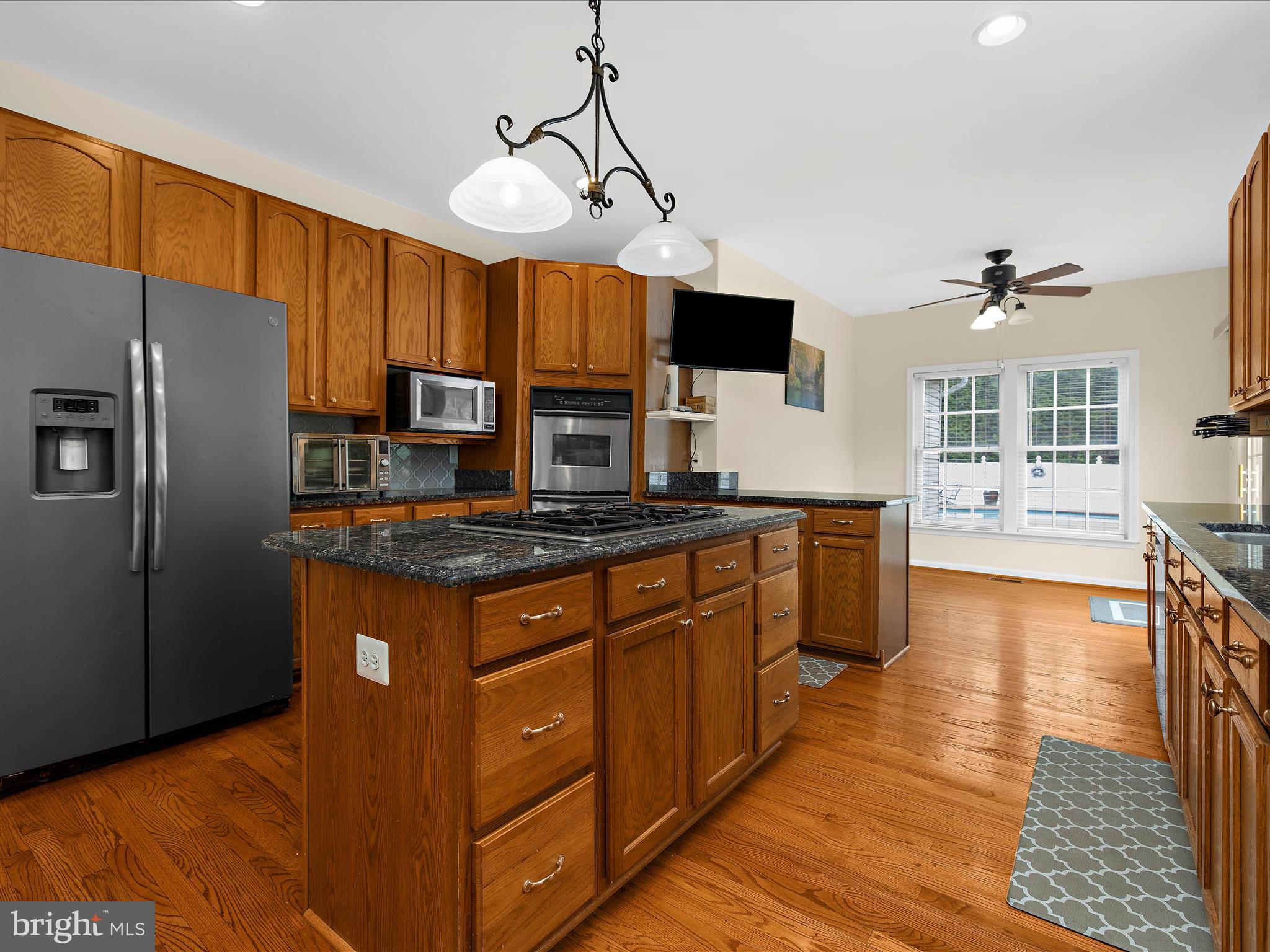 1 PINE HILL COURT