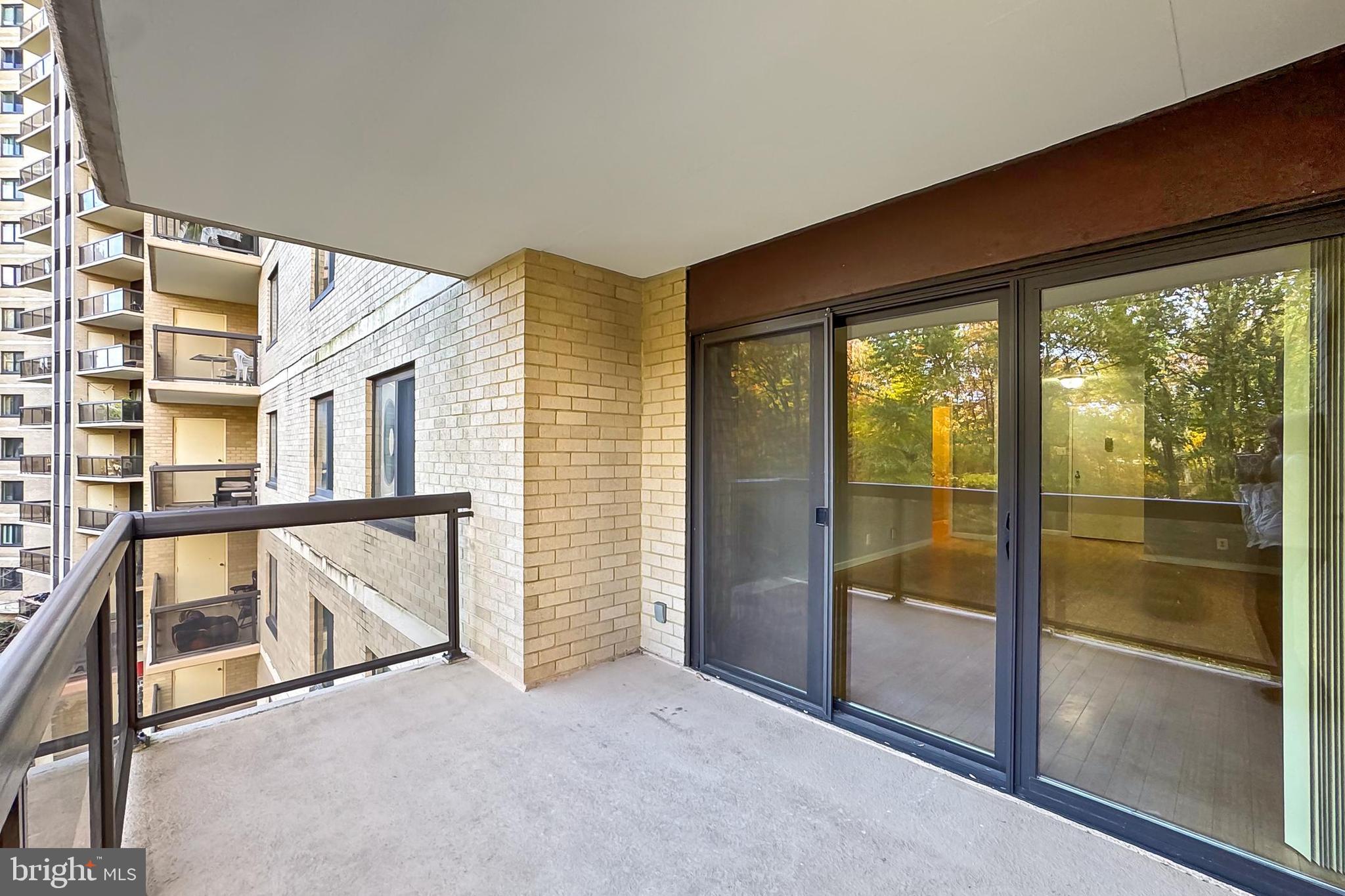 WATERGATE AT LANDMARK - Residential