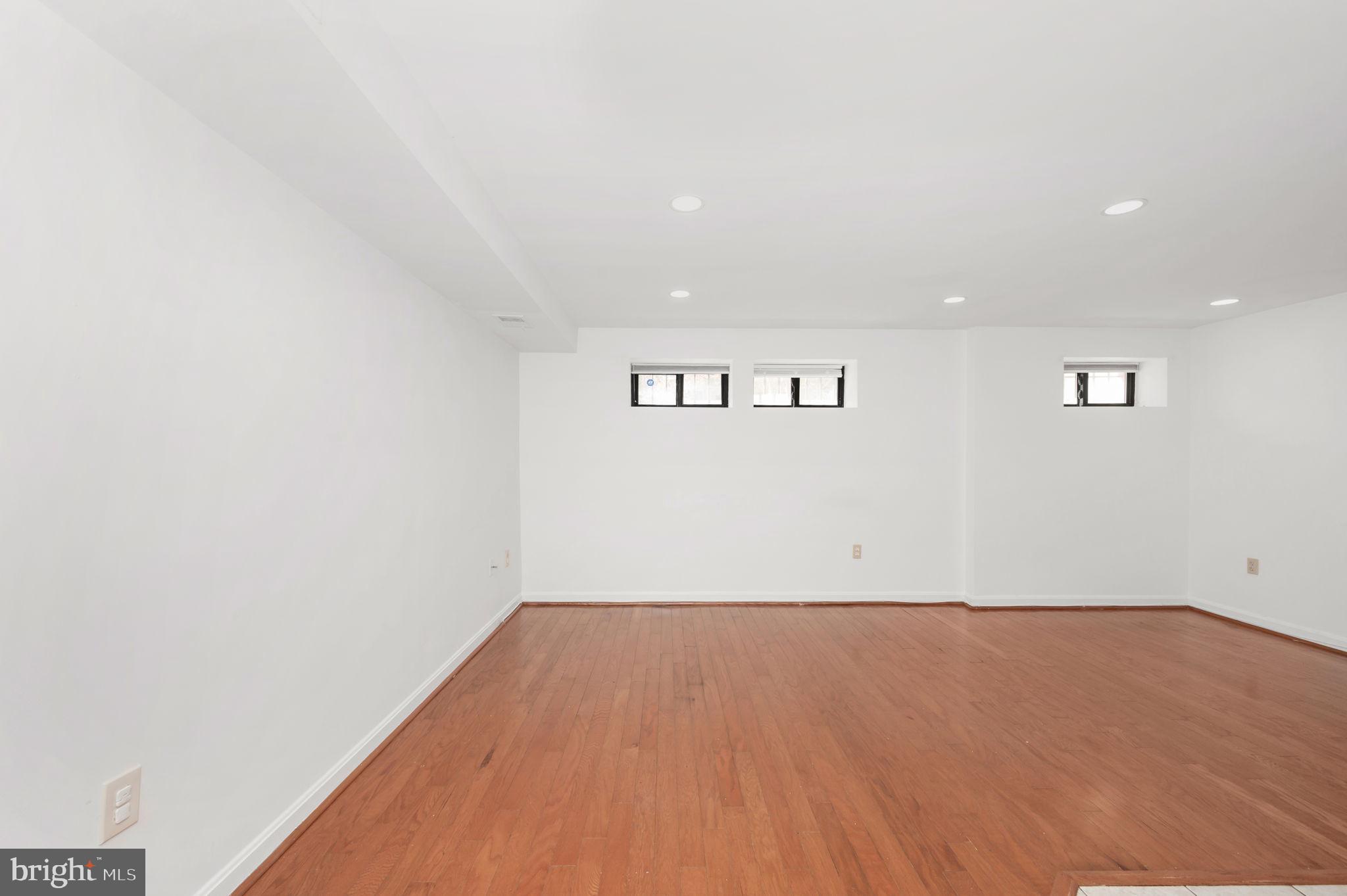 1321 NW FAIRMONT STREET NW 1