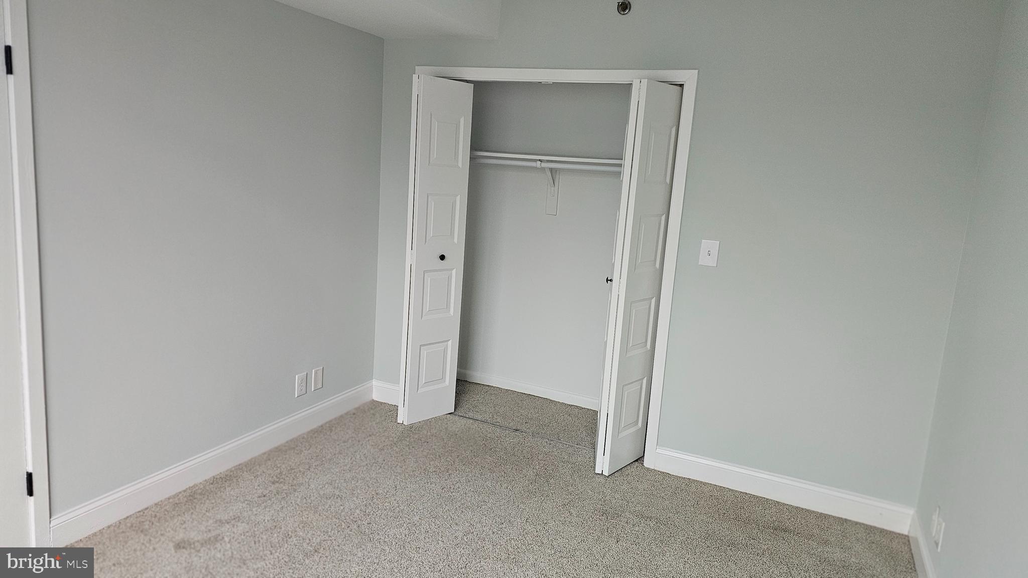 SKYLINE SQUARE CONDO - Residential