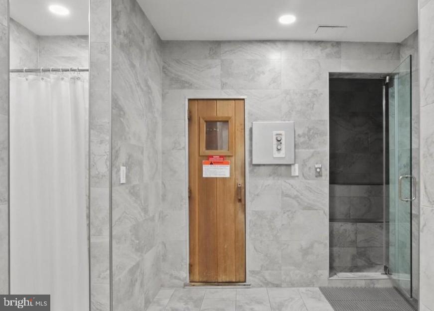 SKYLINE SQUARE CONDO - Residential