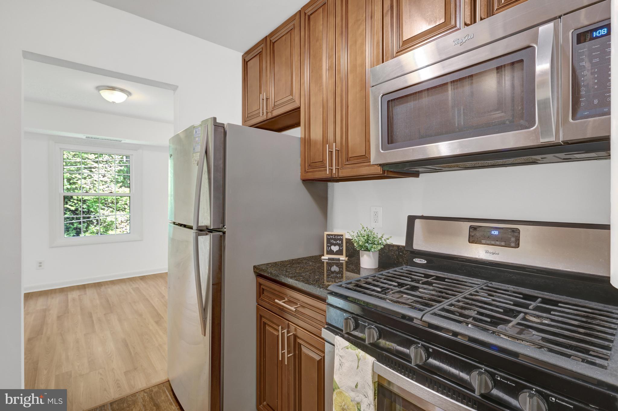 LYNDHURST CONDOS - Residential