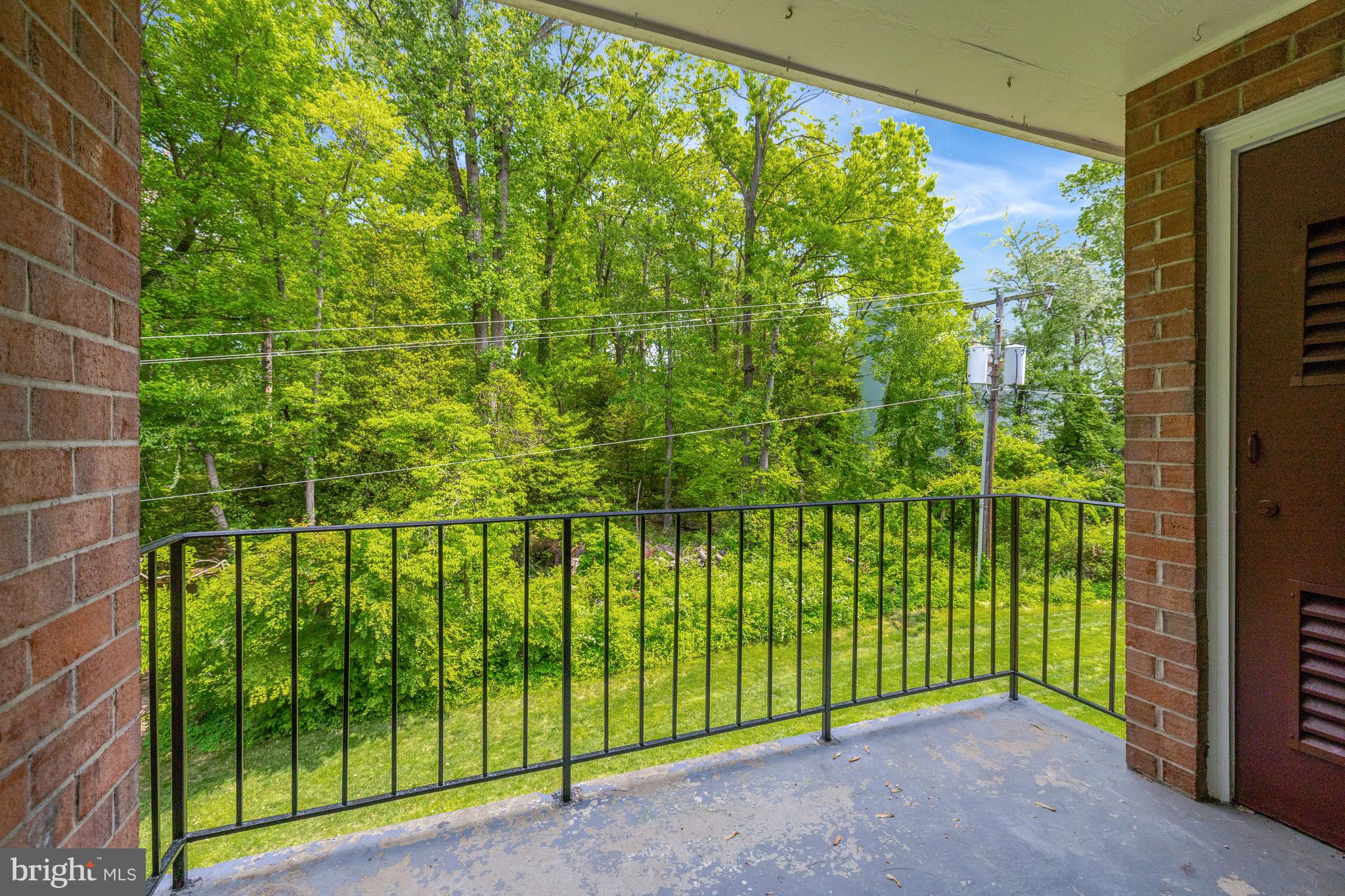 LYNDHURST CONDOS - Residential