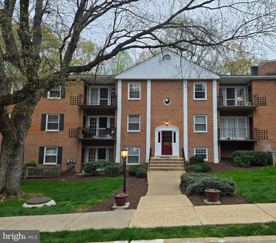 Spacious treetop living - large top floor unit, fully remodeled 1 BR condo with quiet balcony overlooking woods. Kitchen fully remodeled with granite countertops and stainless steel appliances. New bath. Upgraded floors. Tons of storage. New A/C unit less than two years old. Condo fee includes all utilities except electricity. Neighborhood, carefully manicured and maintained, boasts tot lot, swimming pool. Steps from CUE bus to Metro. Convenient to I66 and I495. Shopping, restaurants, movie theatre, all within a mile. Close to Old Town Fairfax, library, dining, public parks, farmers market, George Mason University and so much more.