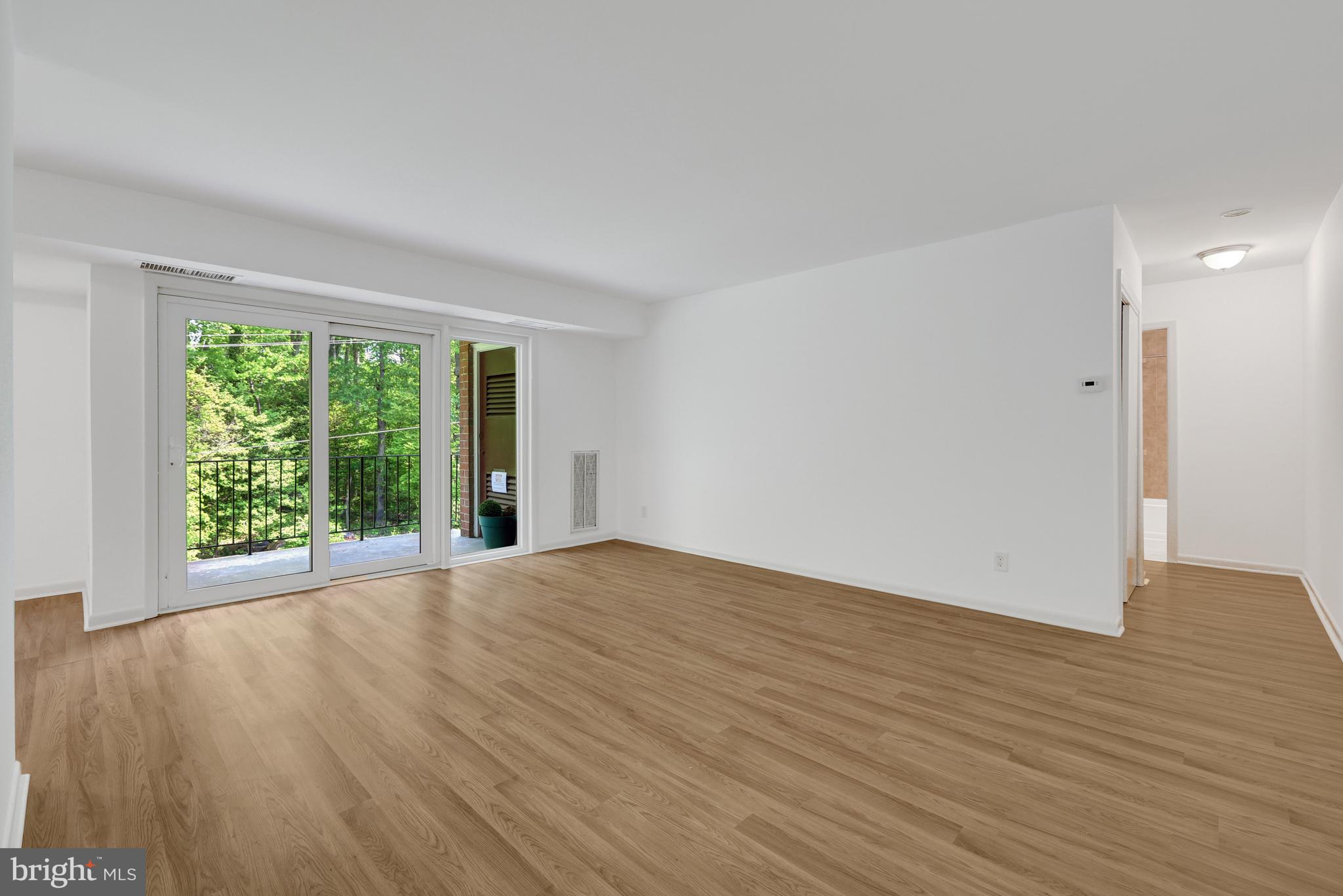 LYNDHURST CONDOS - Residential