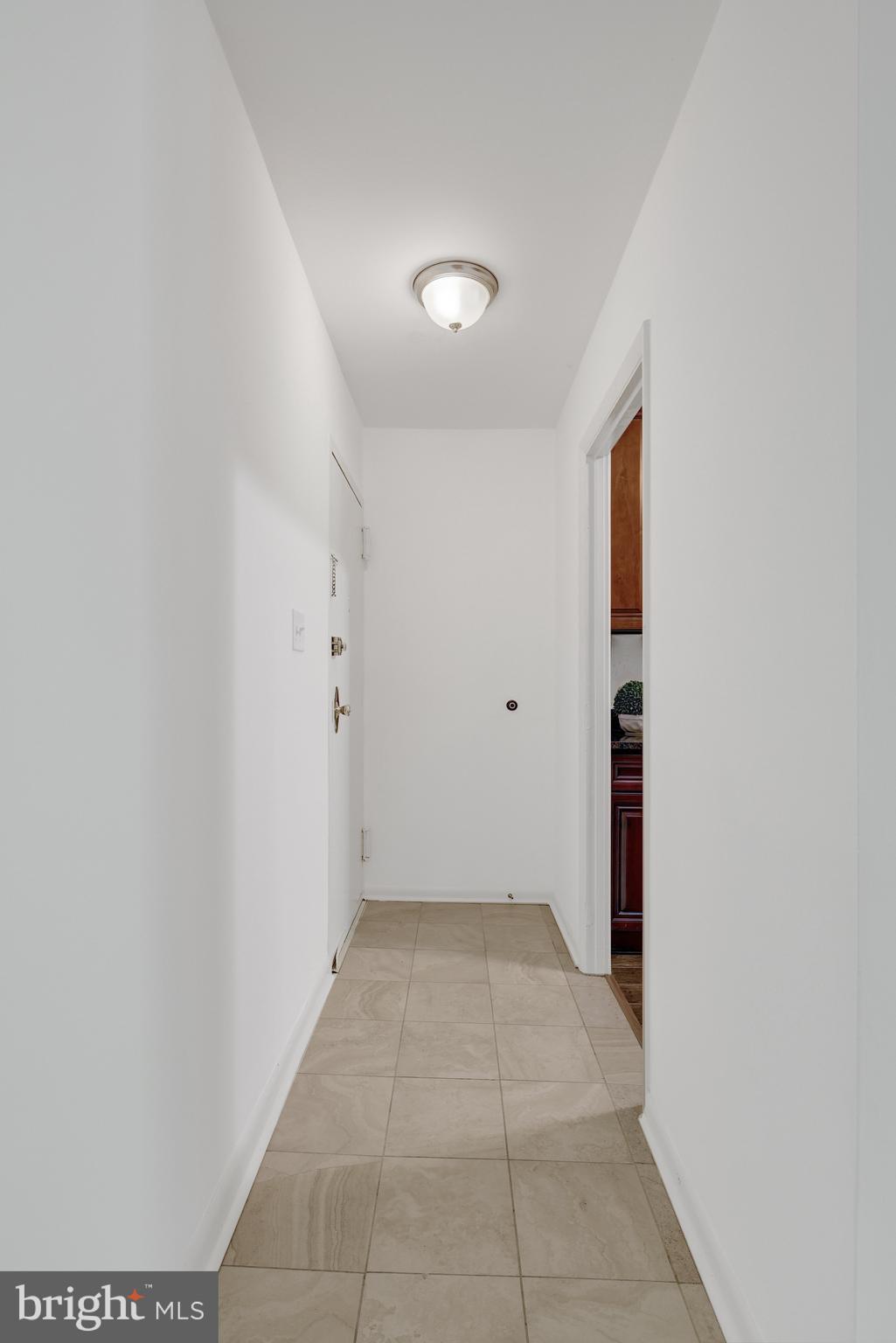 LYNDHURST CONDOS - Residential