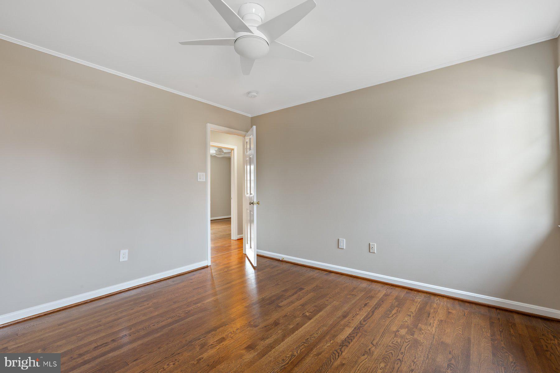 COUNTRY CLUB MANOR - Residential