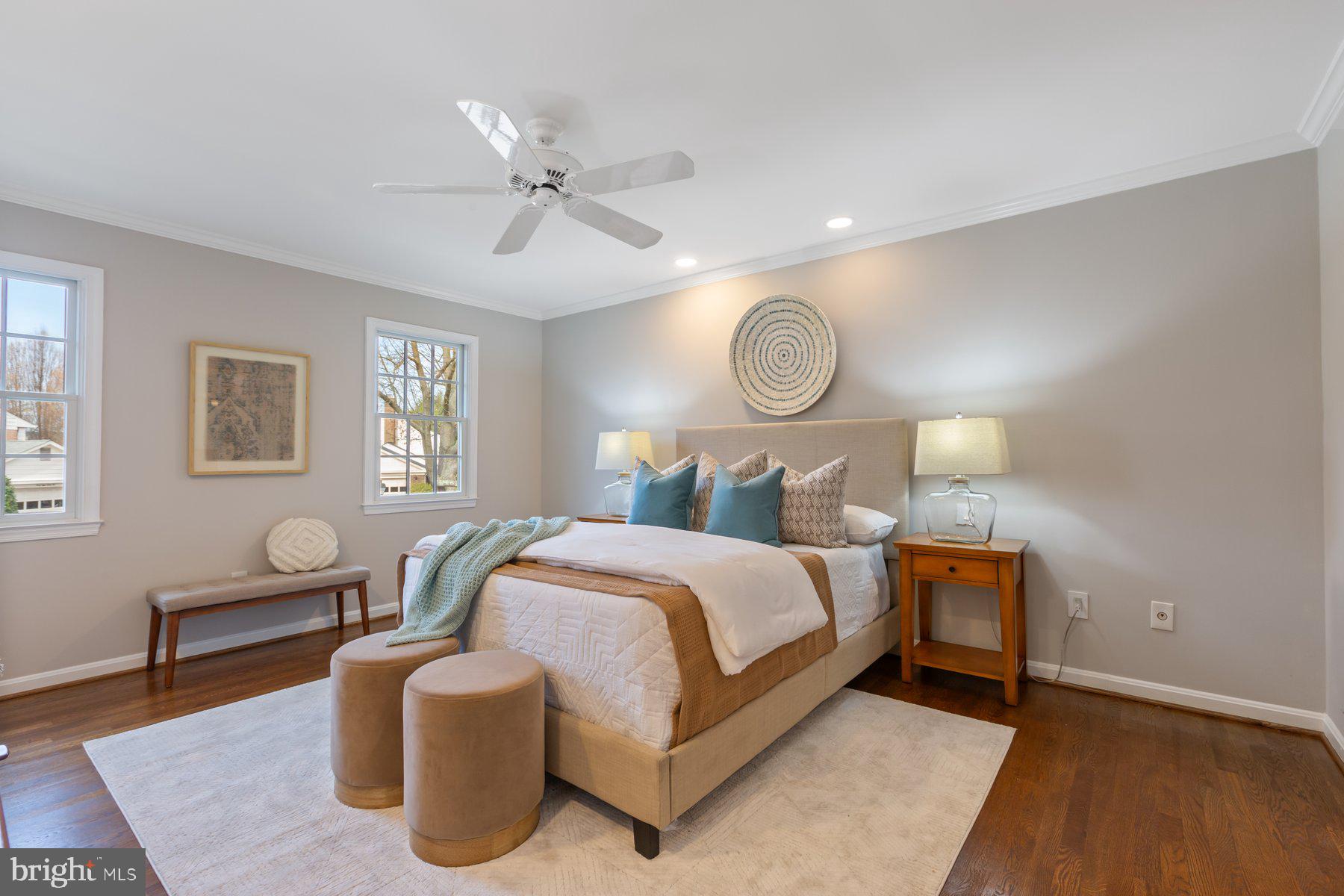 COUNTRY CLUB MANOR - Residential