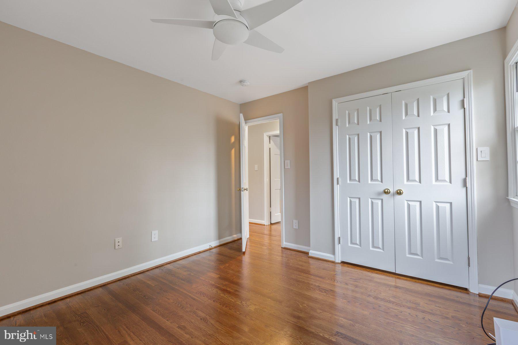 COUNTRY CLUB MANOR - Residential