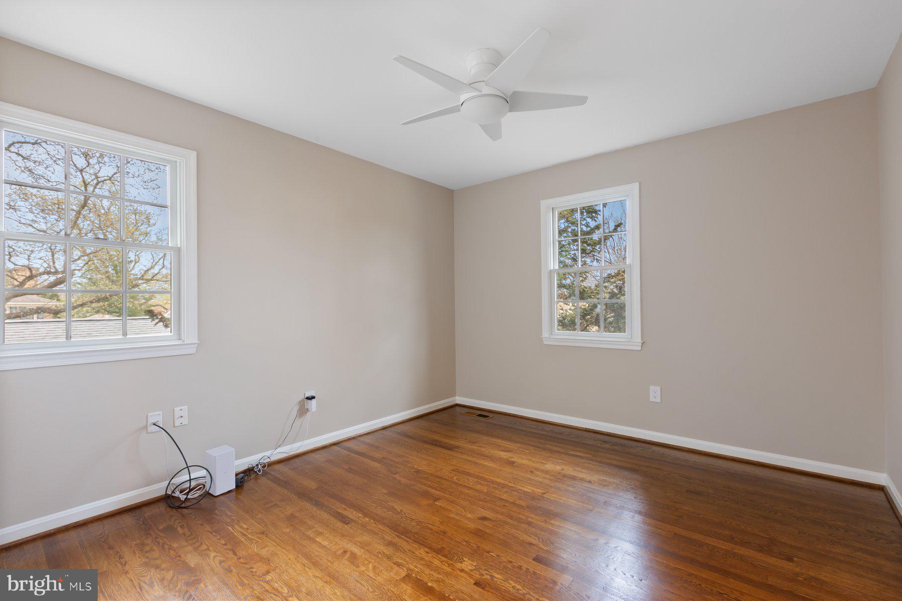 COUNTRY CLUB MANOR - Residential