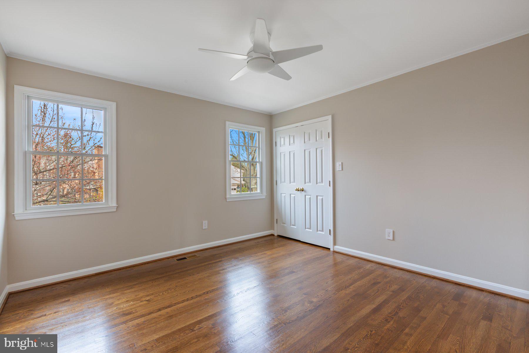 COUNTRY CLUB MANOR - Residential