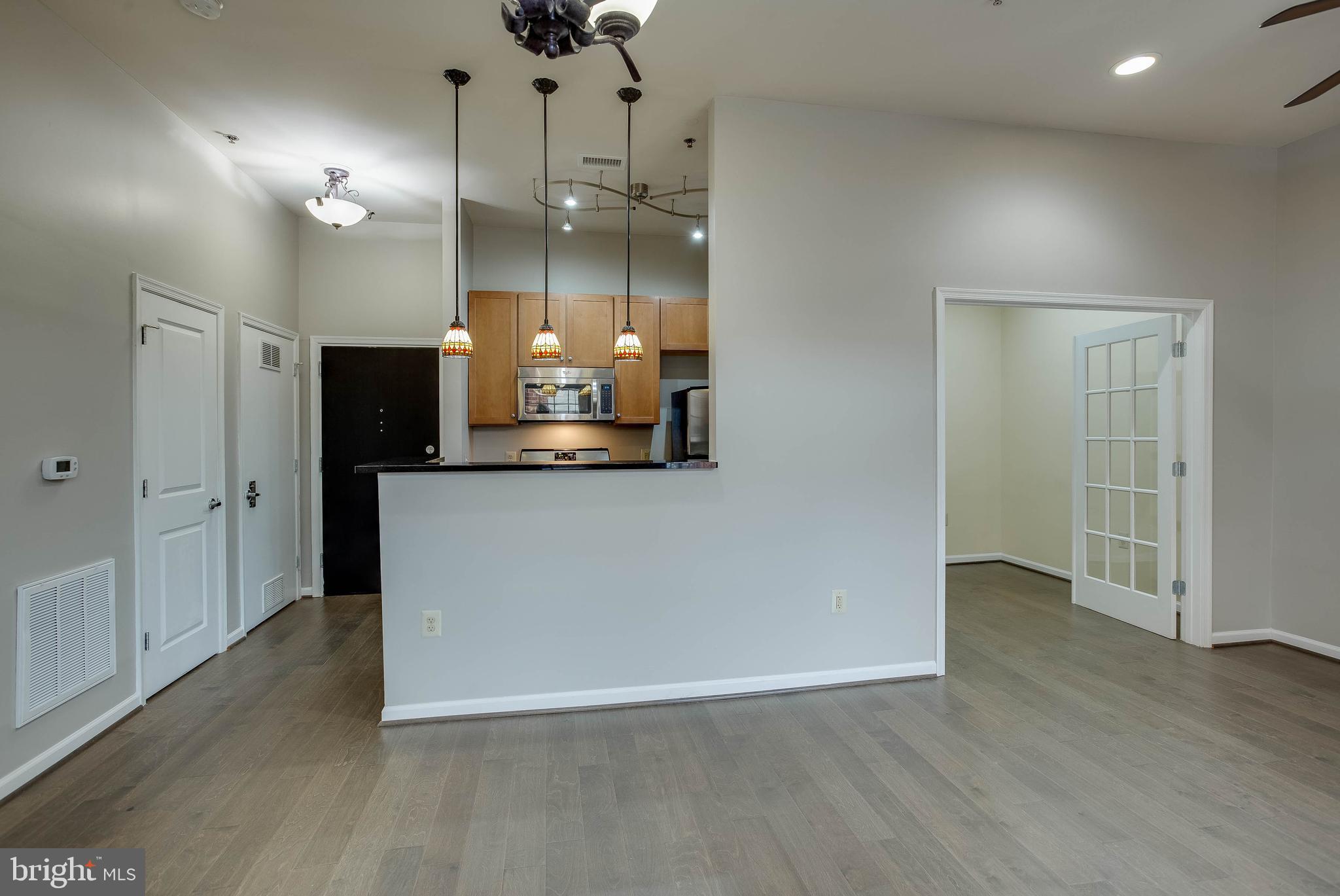 THE ROYALTON - Residential